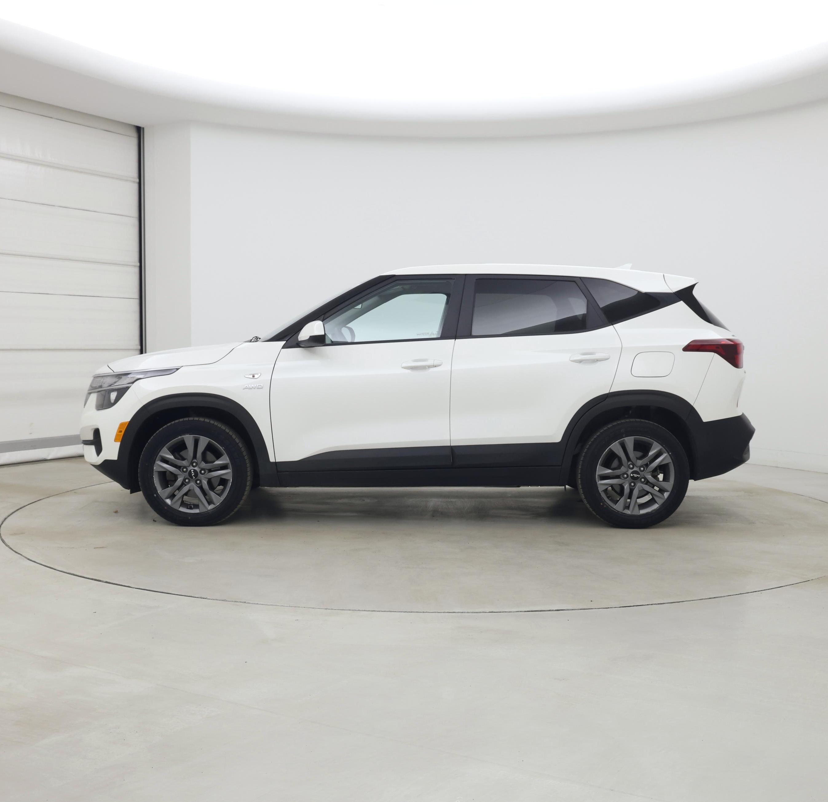 Thumbnail: 2023 Kia Seltos - 3