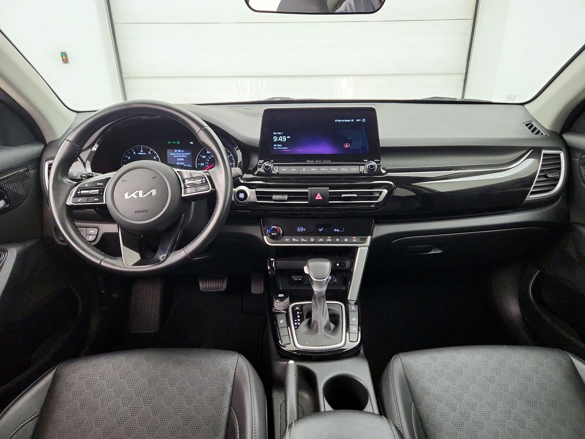 Thumbnail: 2023 Kia Seltos - 9