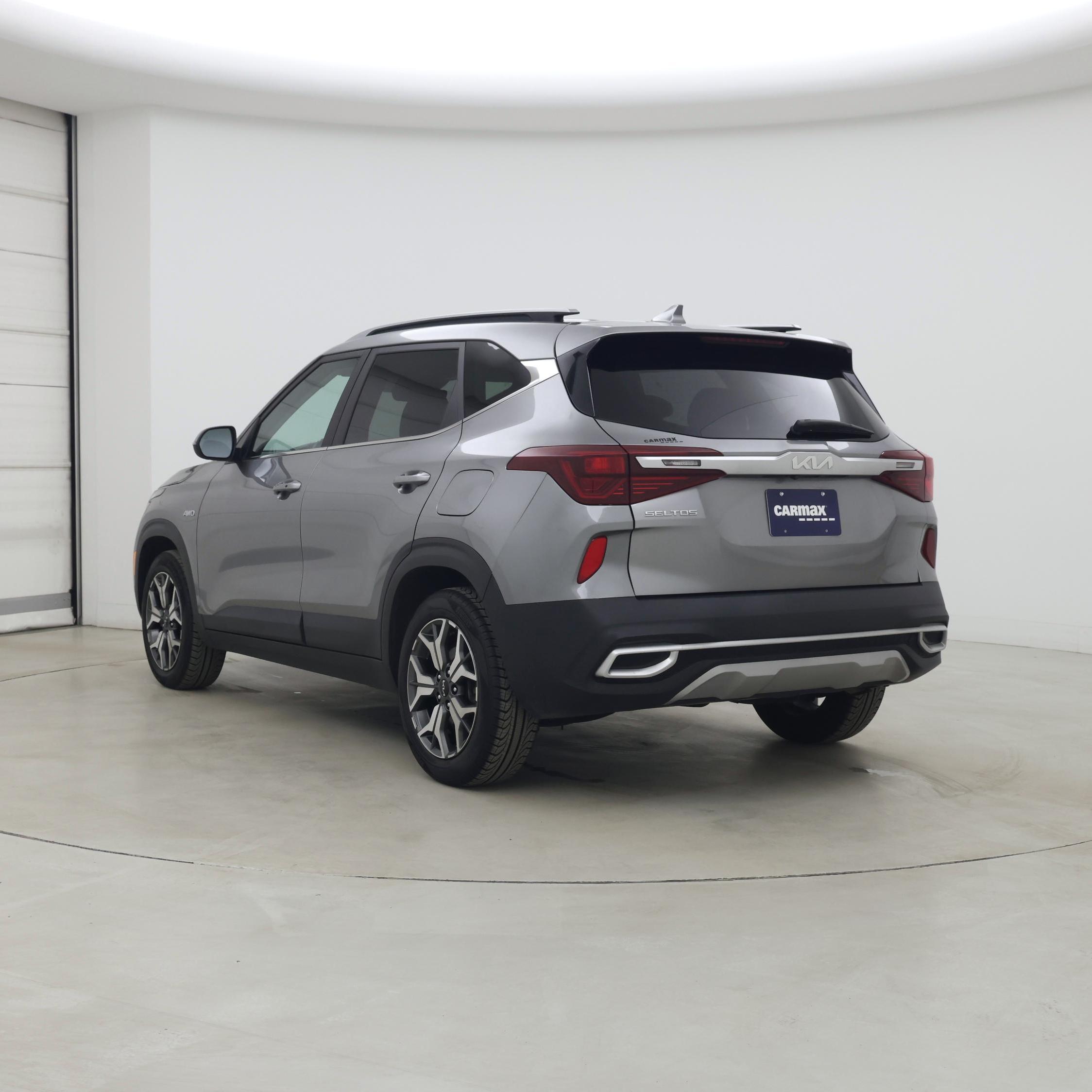 Thumbnail: 2023 Kia Seltos - 2