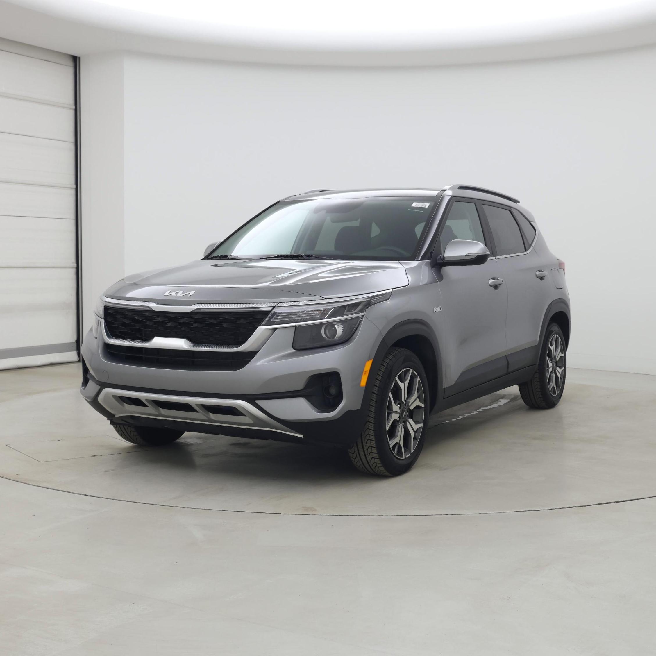 Thumbnail: 2023 Kia Seltos - 4