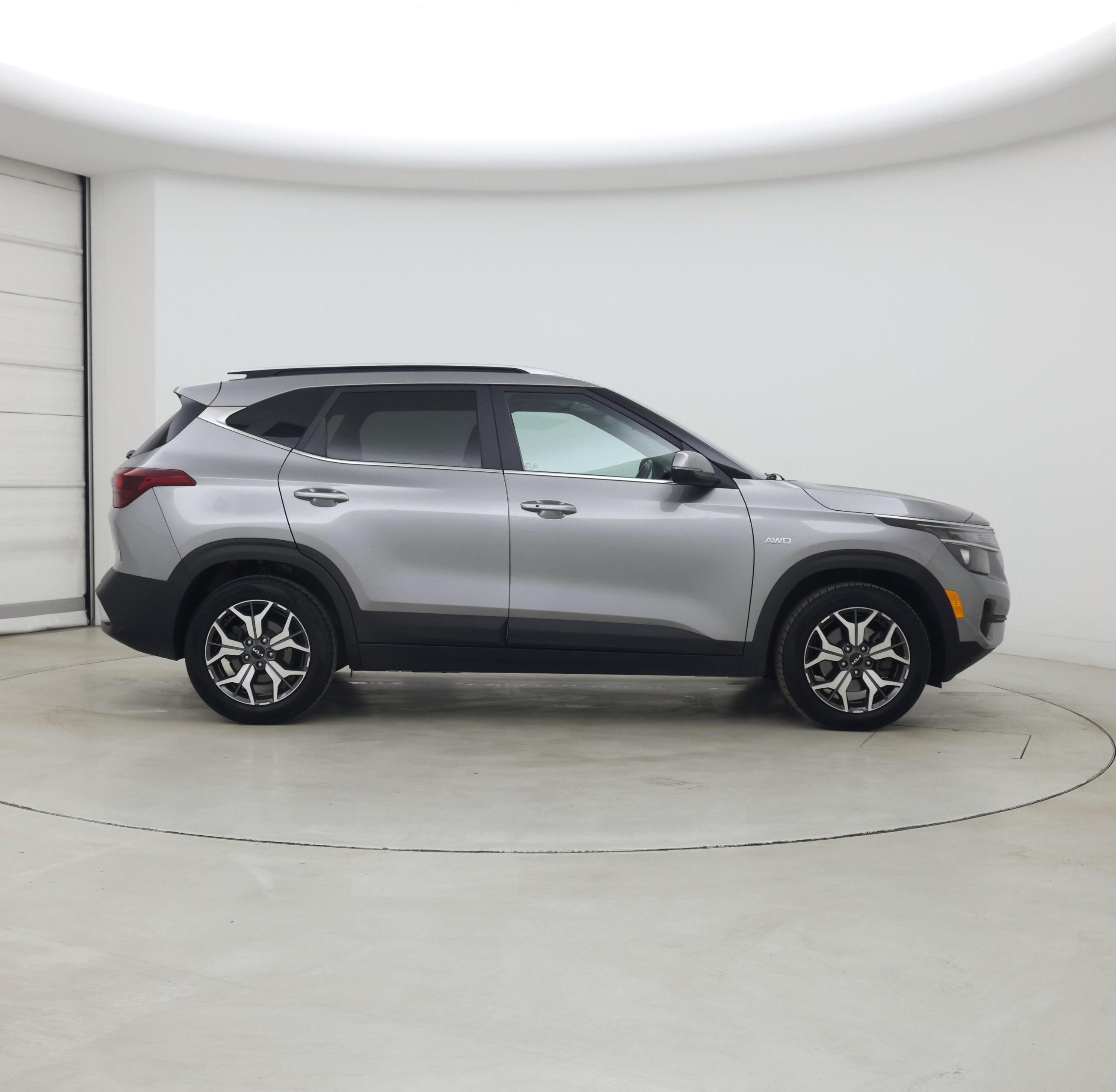 Thumbnail: 2023 Kia Seltos - 7