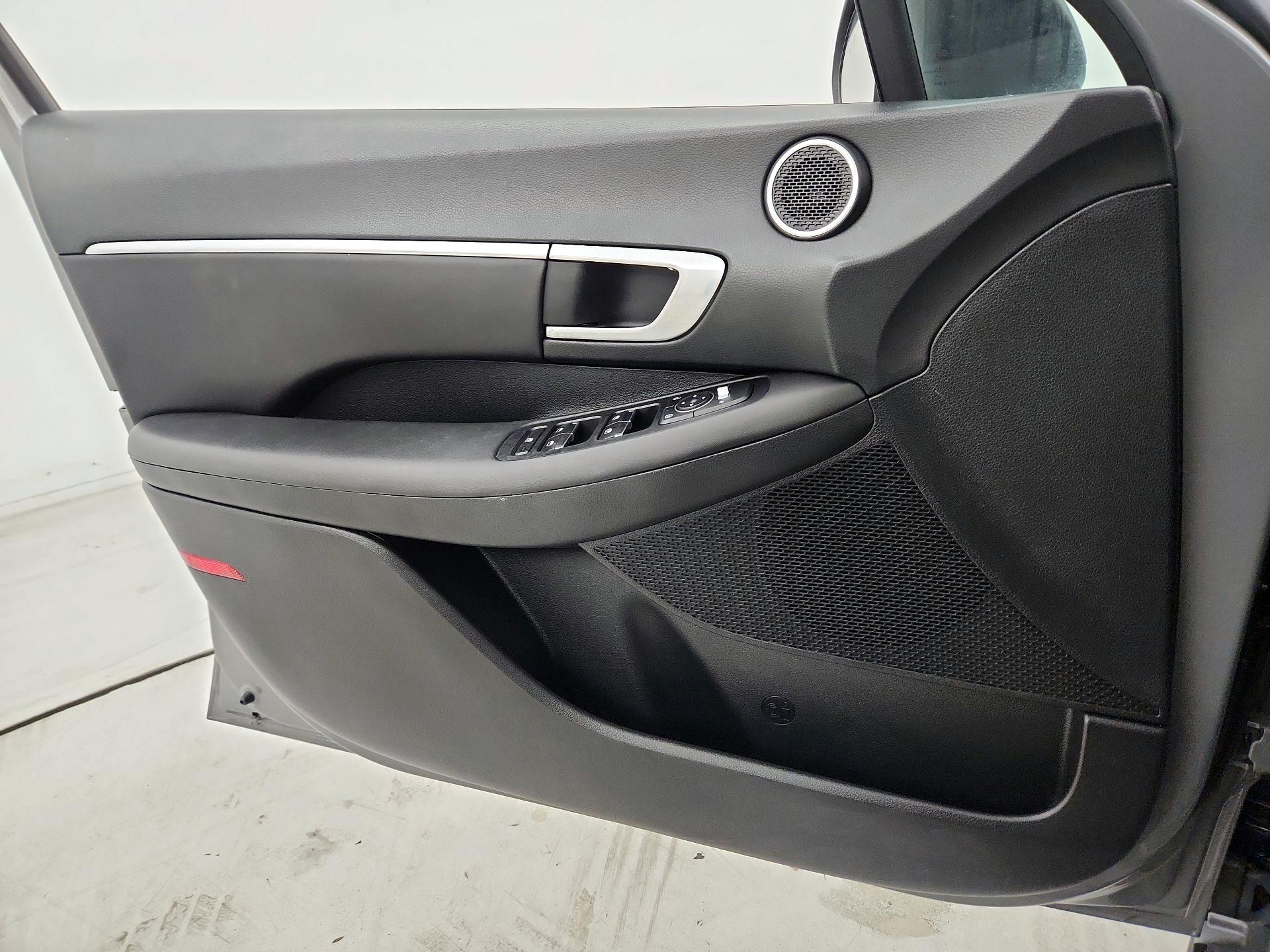 Thumbnail: 2023 Hyundai Sonata - 12