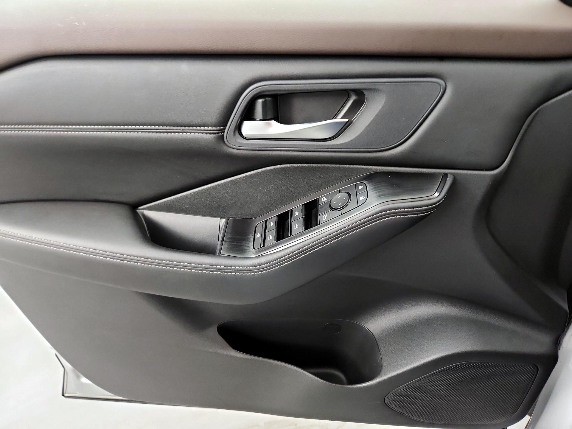 Thumbnail: 2023 Nissan Rogue - 12