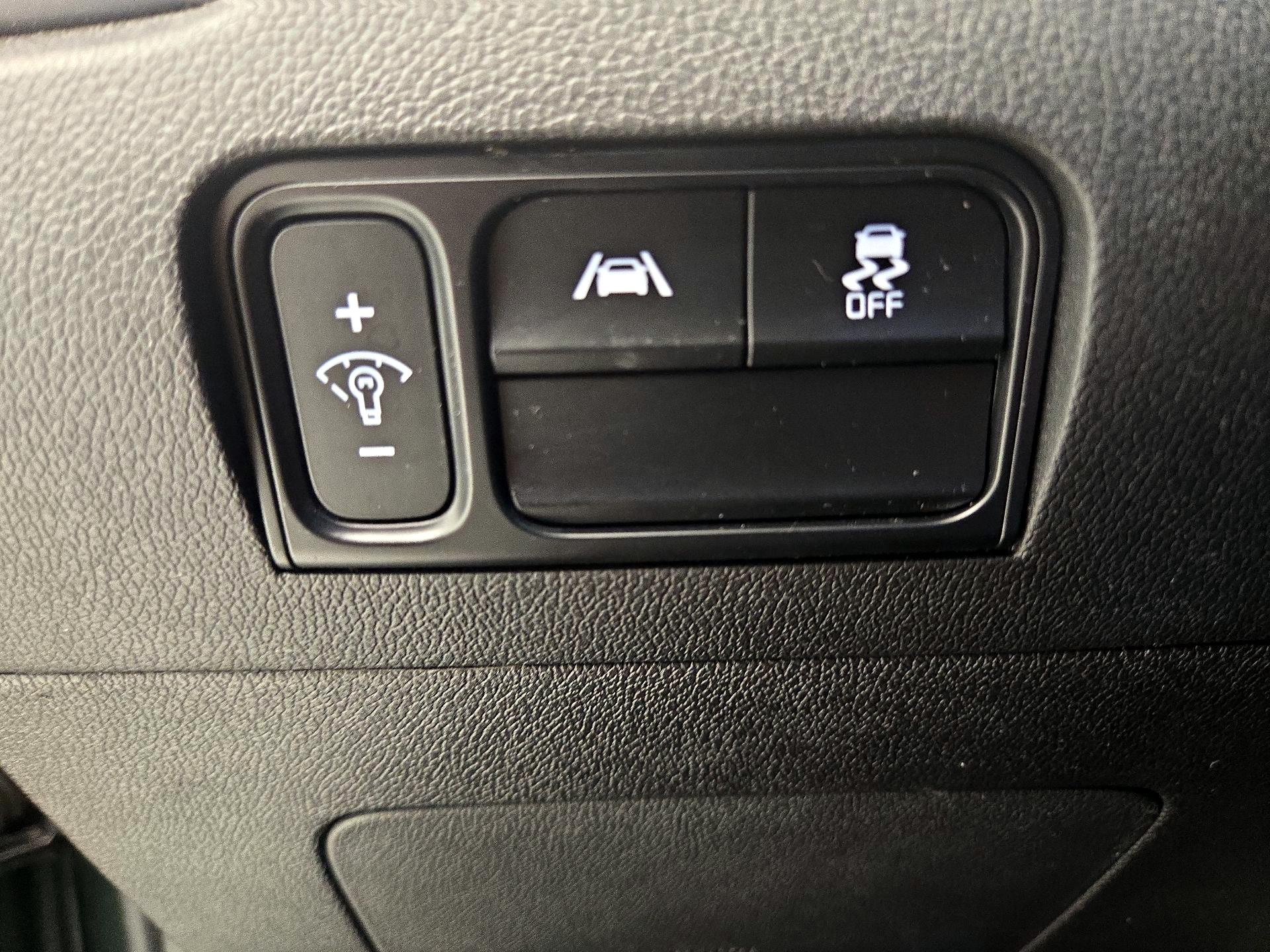 Thumbnail: 2023 Kia Sorento - 13