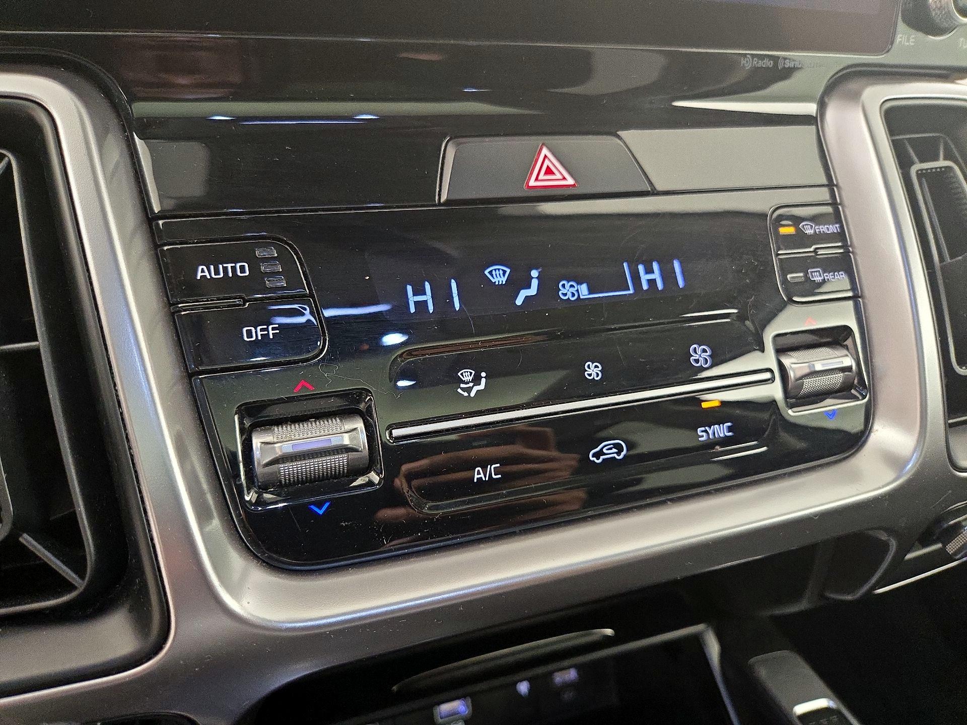 Thumbnail: 2023 Kia Sorento - 17