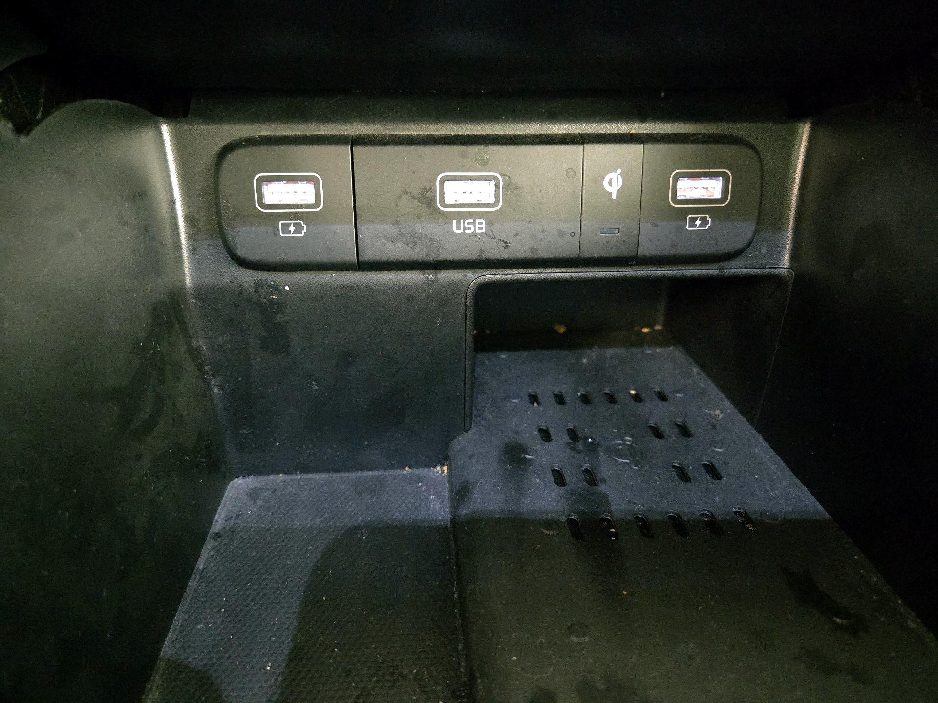 Thumbnail: 2023 Kia Sorento - 19