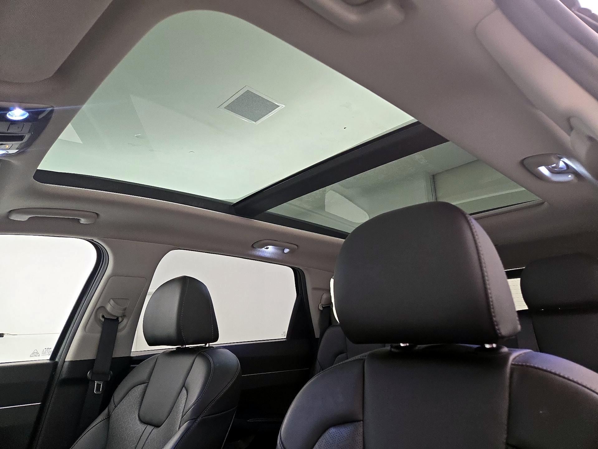 Thumbnail: 2023 Kia Sorento - 20