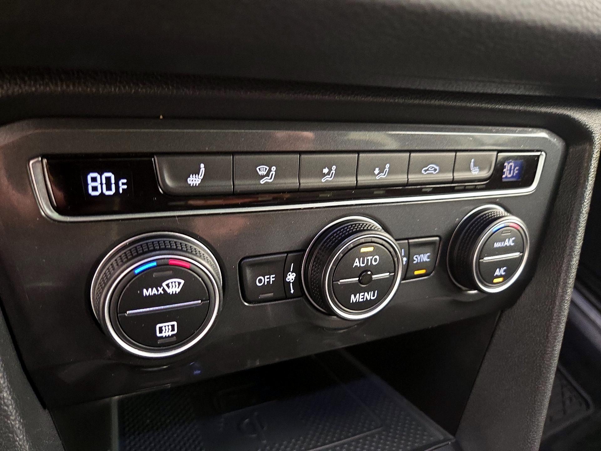 Thumbnail: 2021 Volkswagen Tiguan - 16