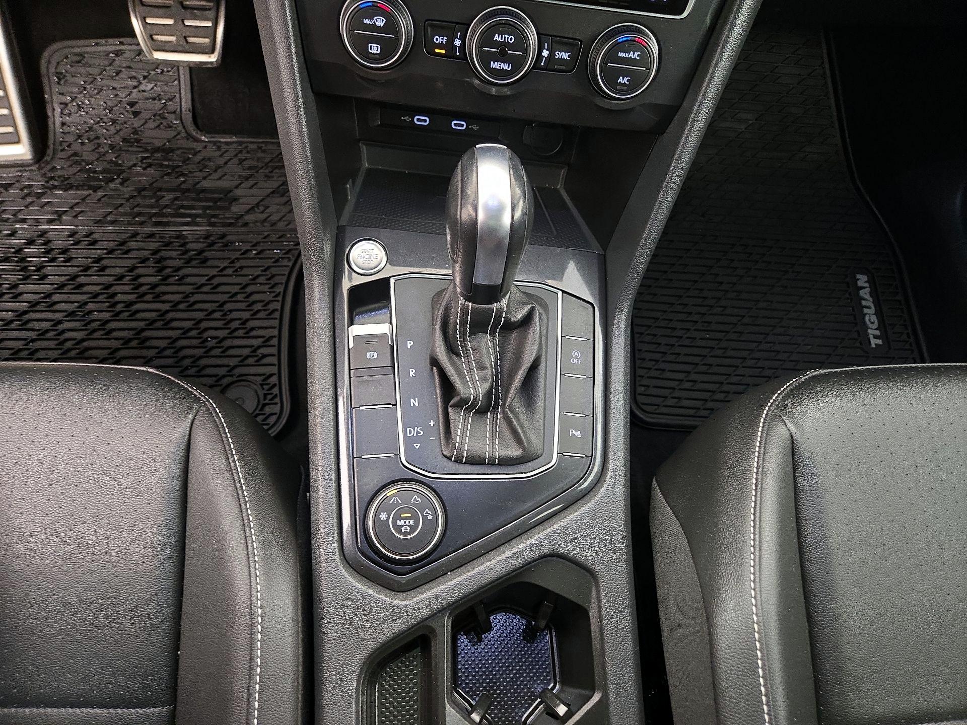 Thumbnail: 2021 Volkswagen Tiguan - 17