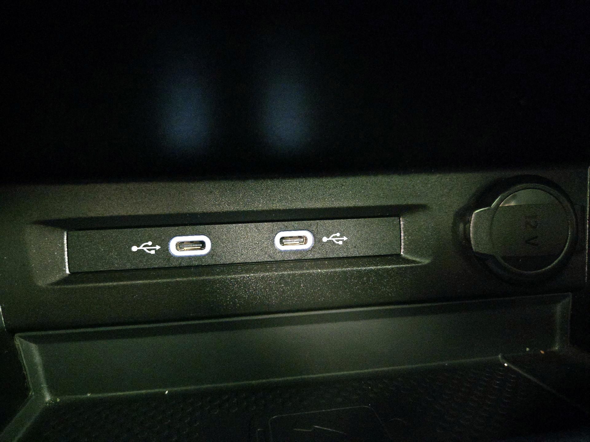 Thumbnail: 2021 Volkswagen Tiguan - 18