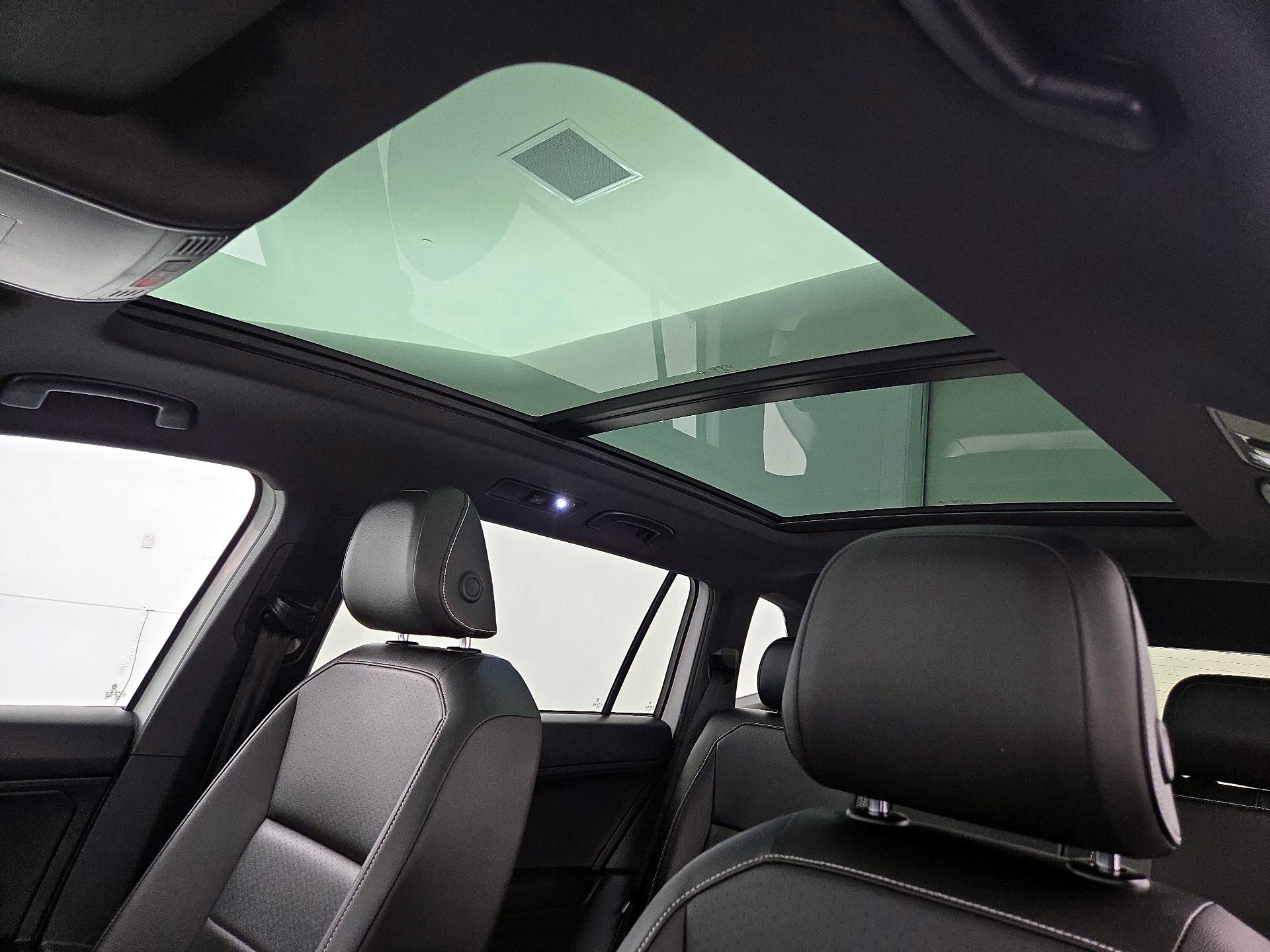 Thumbnail: 2021 Volkswagen Tiguan - 19