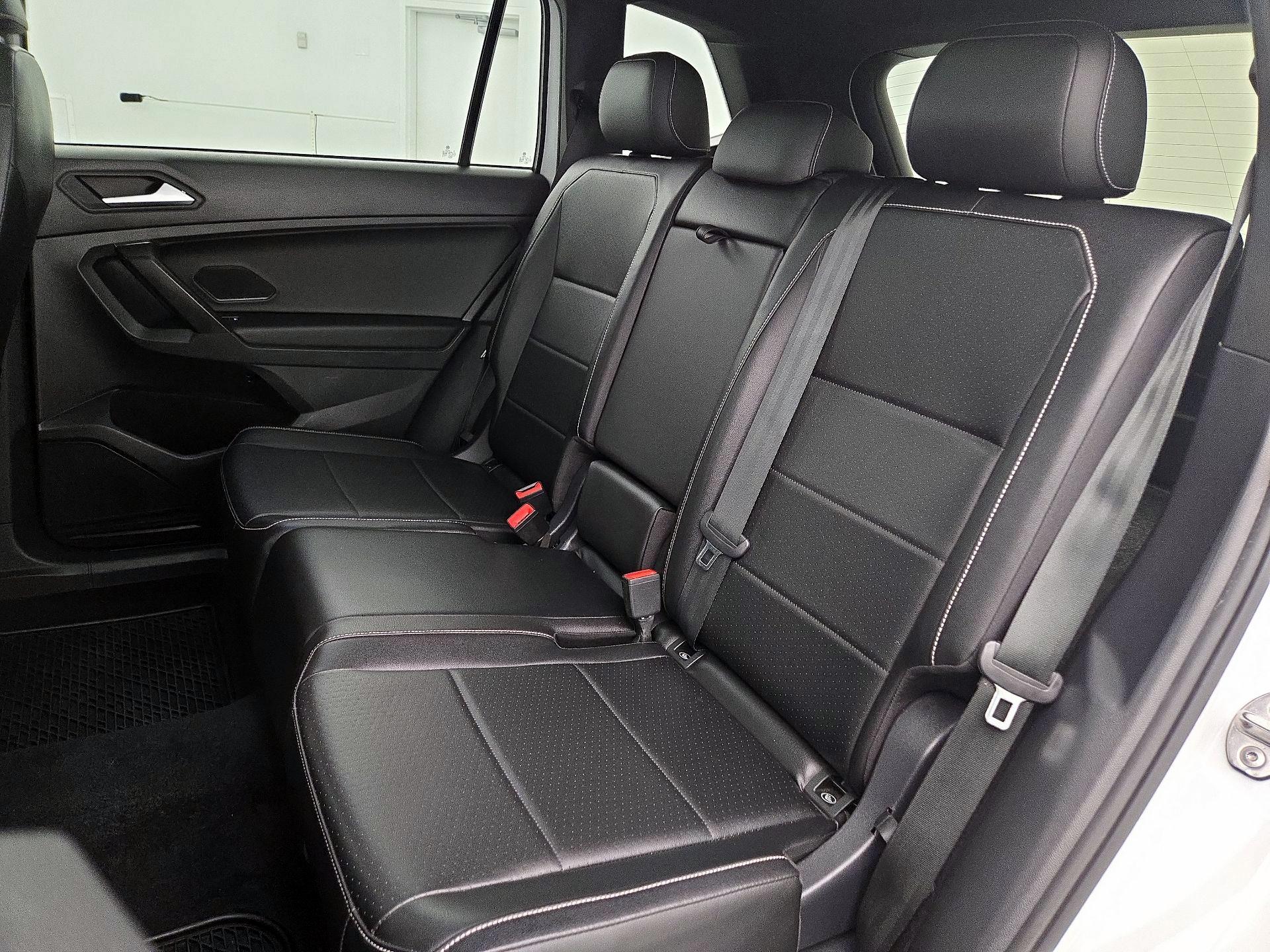 Thumbnail: 2021 Volkswagen Tiguan - 20