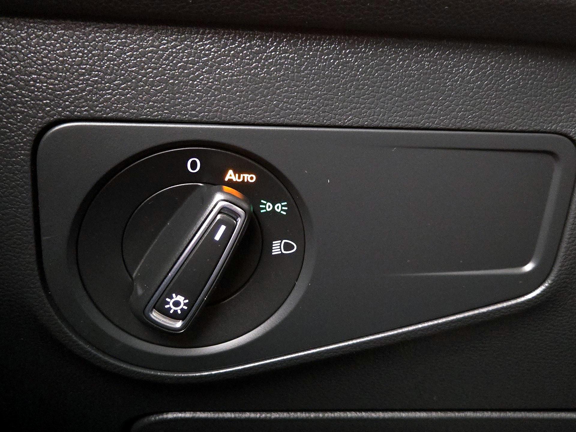 Thumbnail: 2023 Volkswagen Tiguan - 13