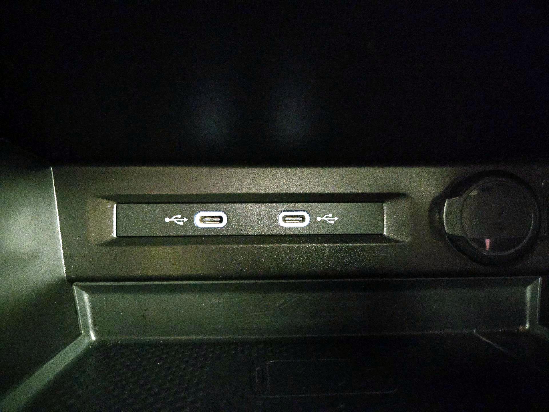 Thumbnail: 2023 Volkswagen Tiguan - 18