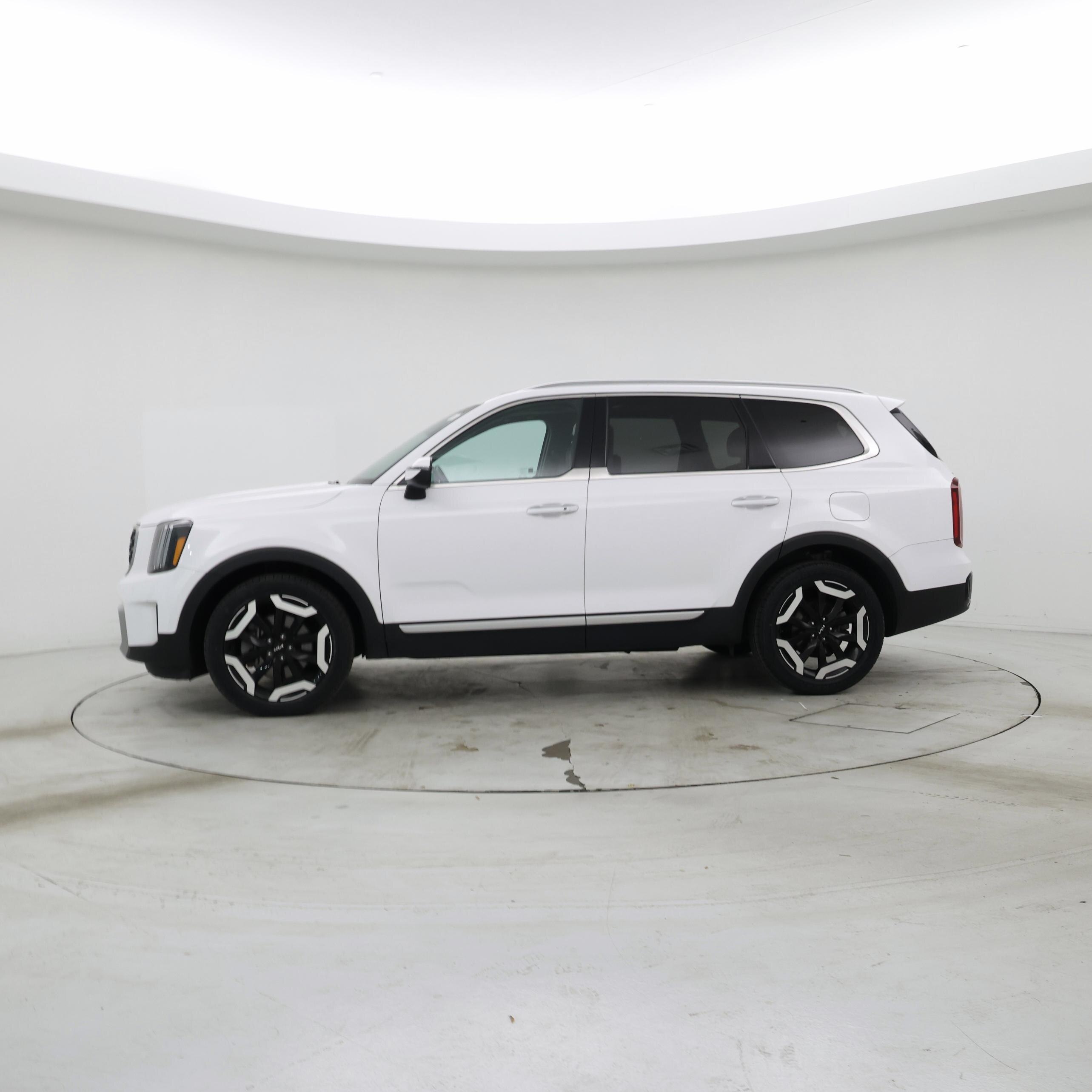 Thumbnail: 2023 Kia Telluride - 3