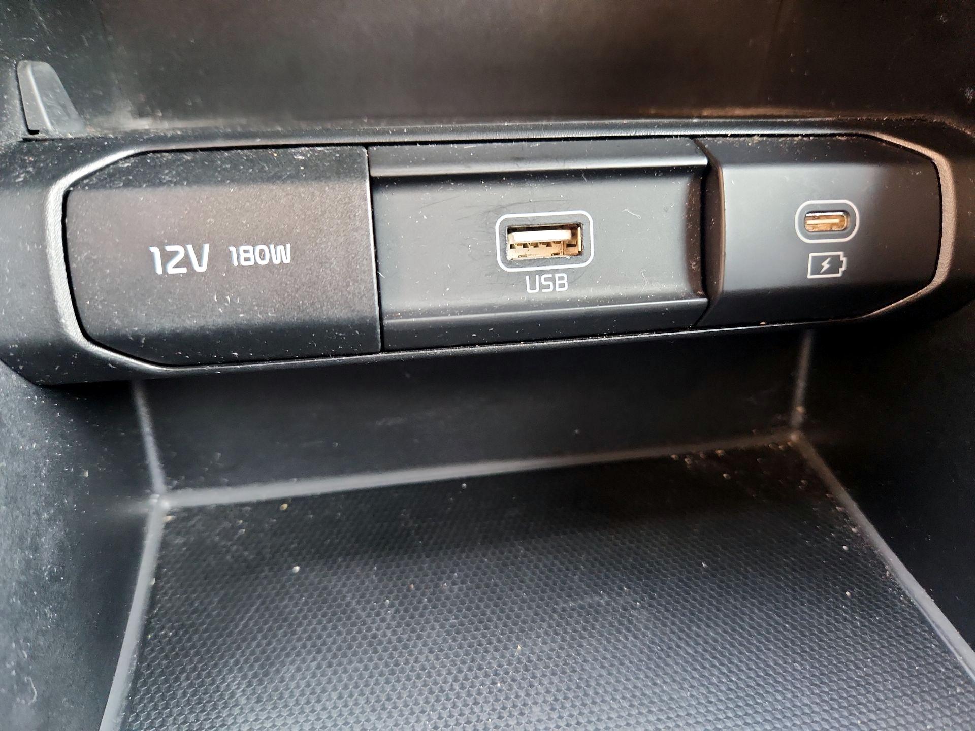 Thumbnail: 2023 Kia Telluride - 19