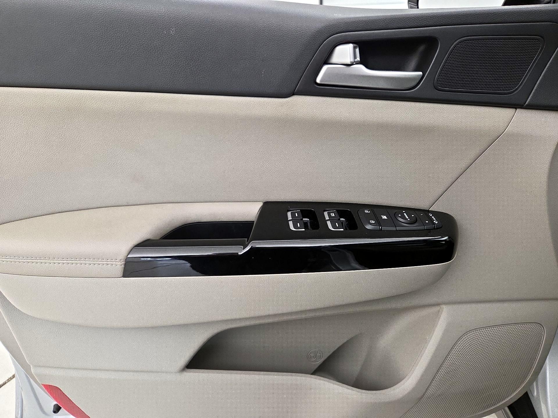 Thumbnail: 2022 Kia Sportage - 12