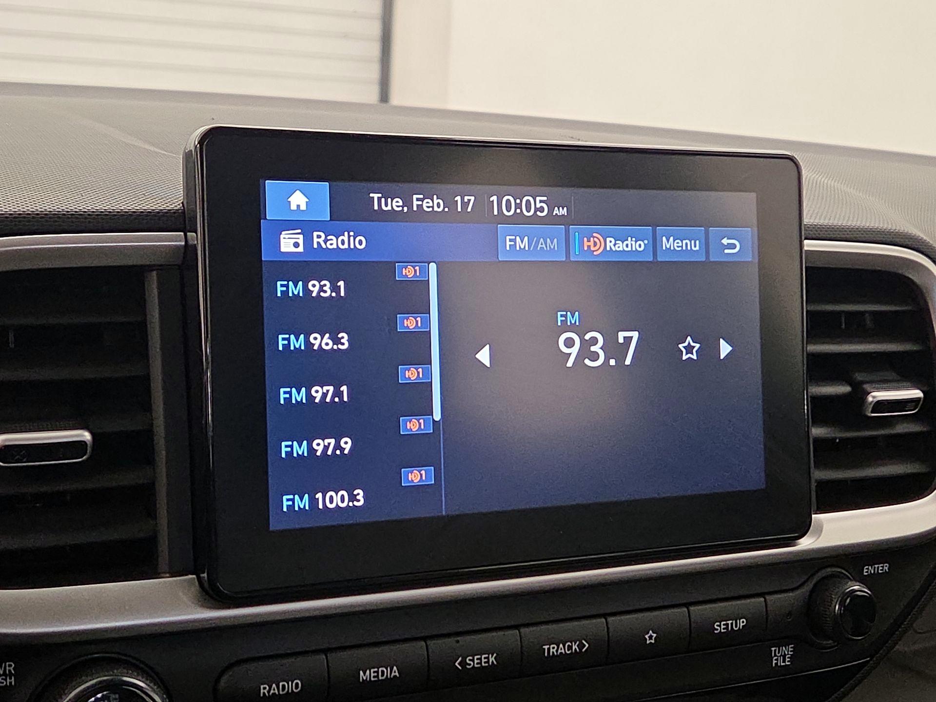 Thumbnail: 2023 Hyundai Venue - 15