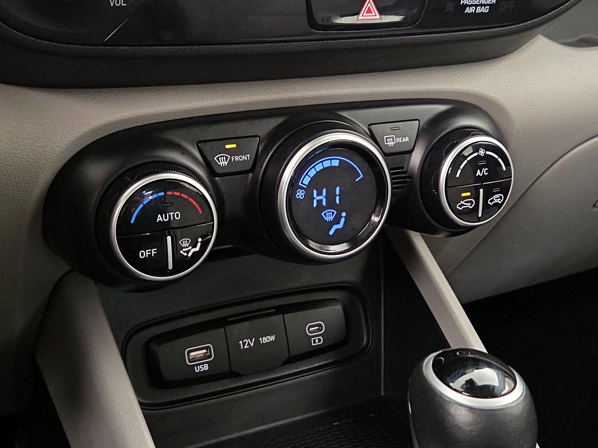 Thumbnail: 2023 Hyundai Venue - 16