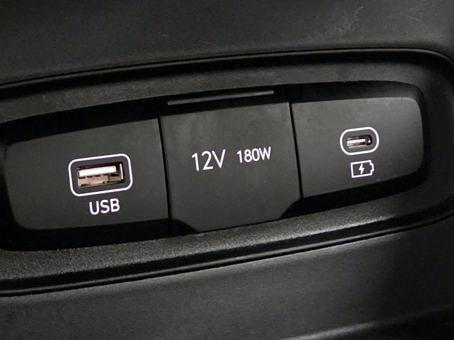 Thumbnail: 2023 Hyundai Venue - 18