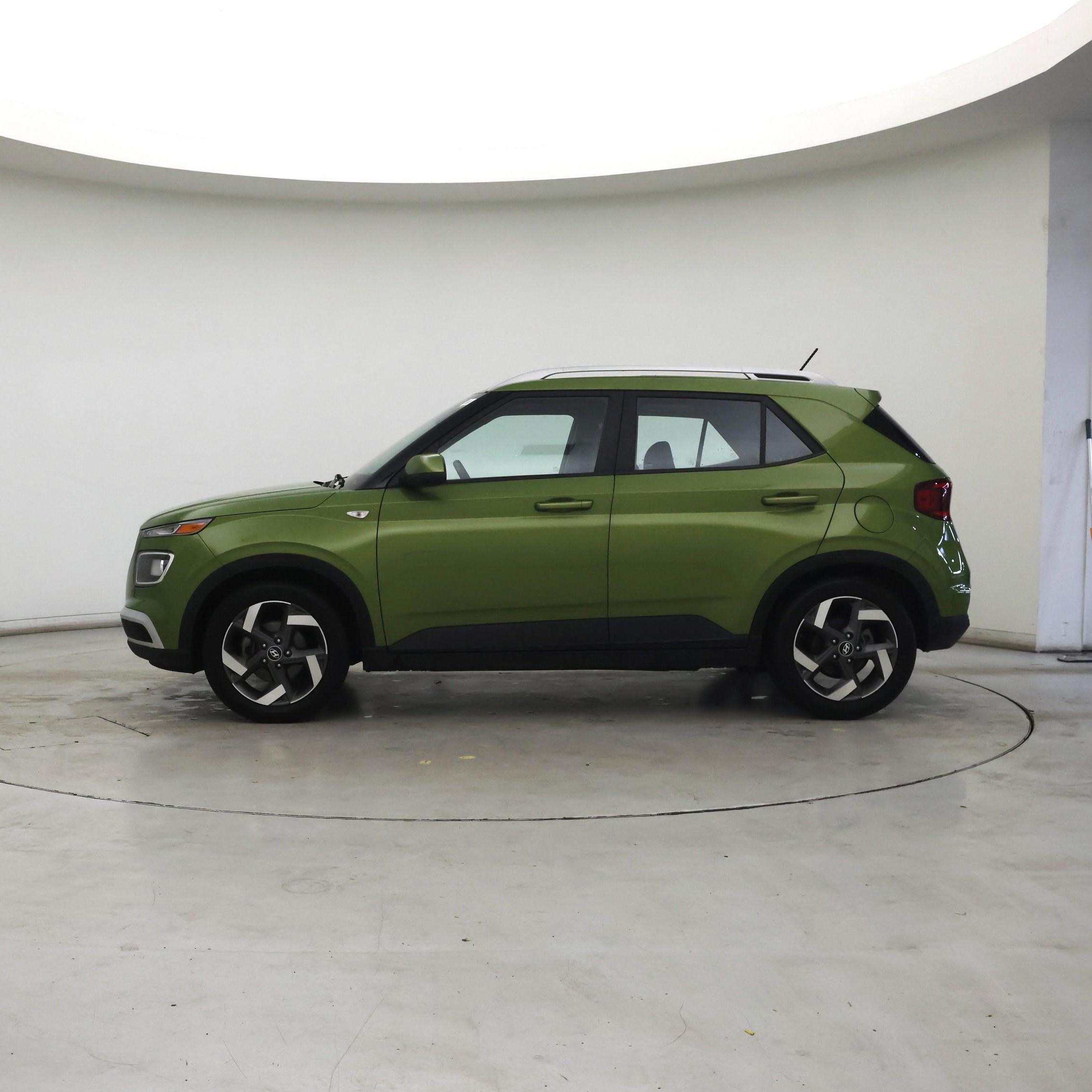 Thumbnail: 2023 Hyundai Venue - 3