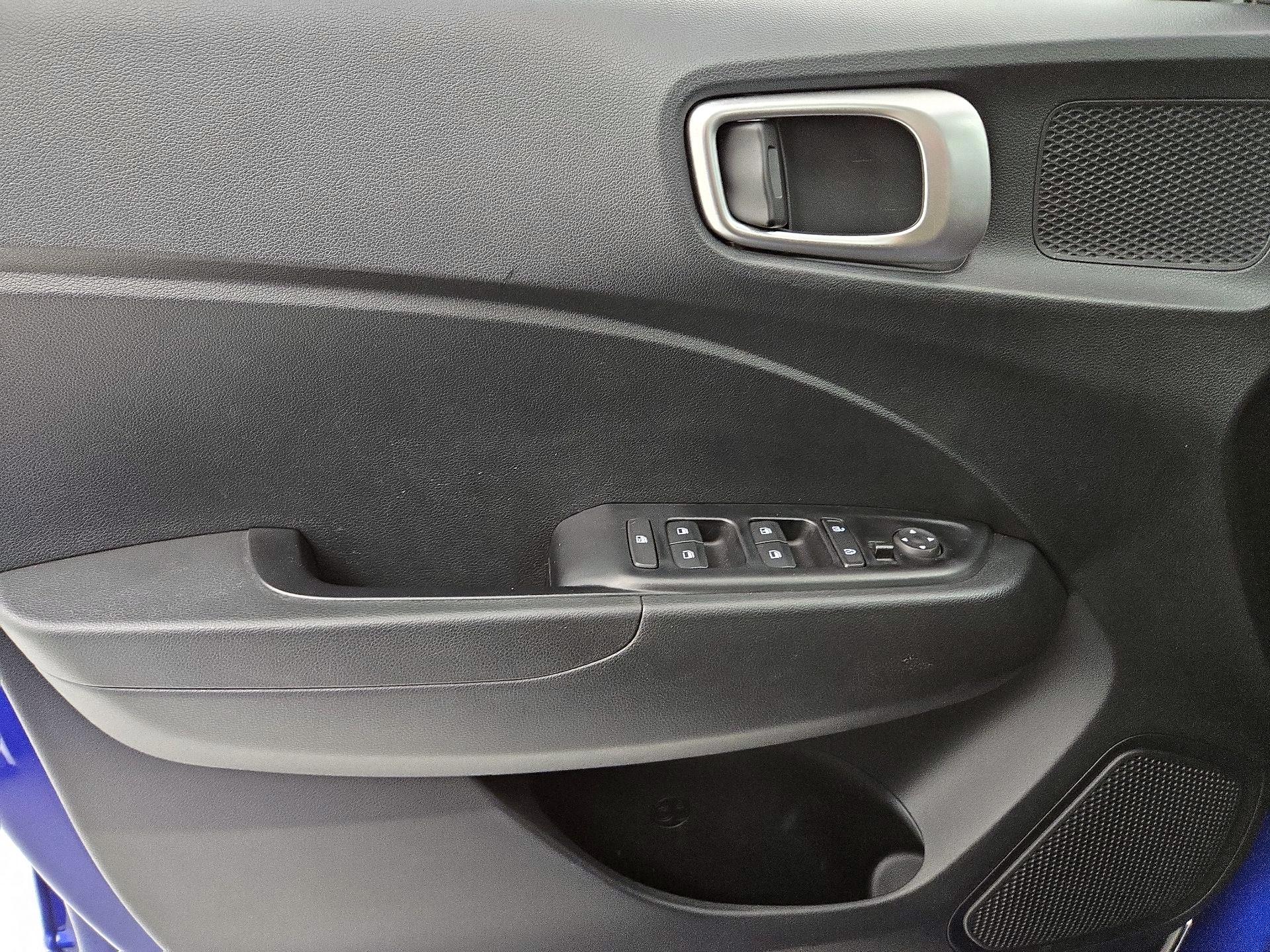 Thumbnail: 2023 Hyundai Venue - 12