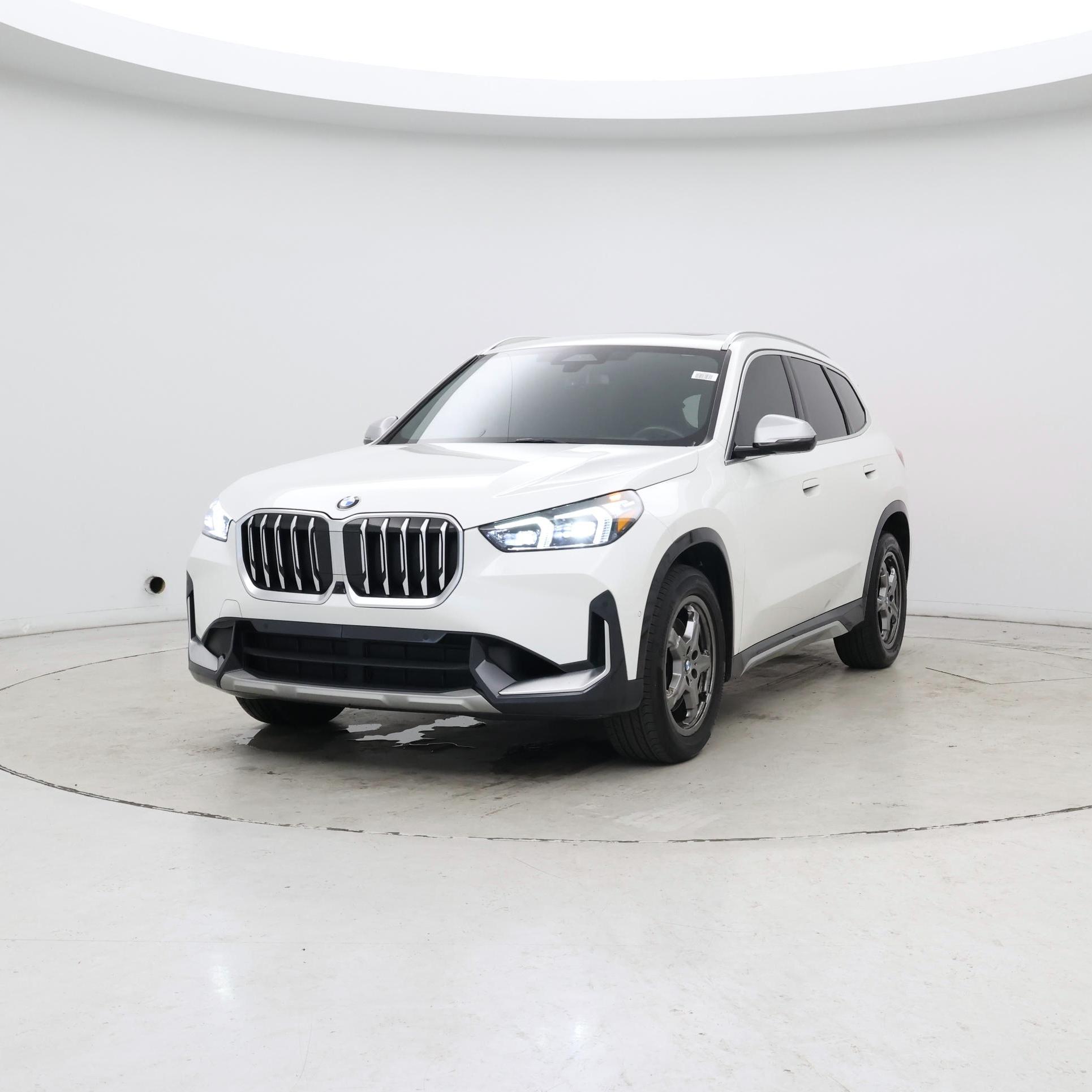 Thumbnail: 2023 BMW X1 - 4