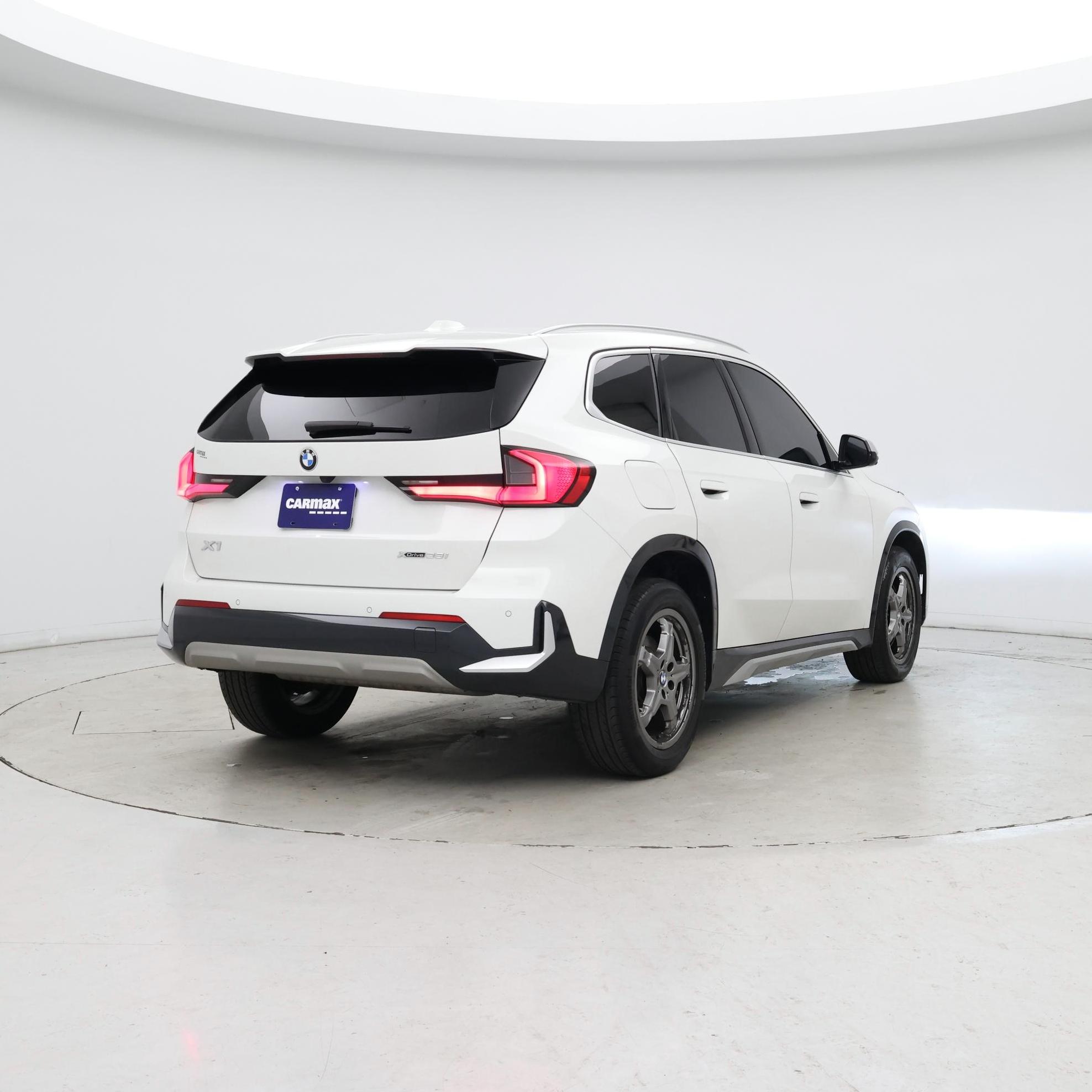 Thumbnail: 2023 BMW X1 - 8