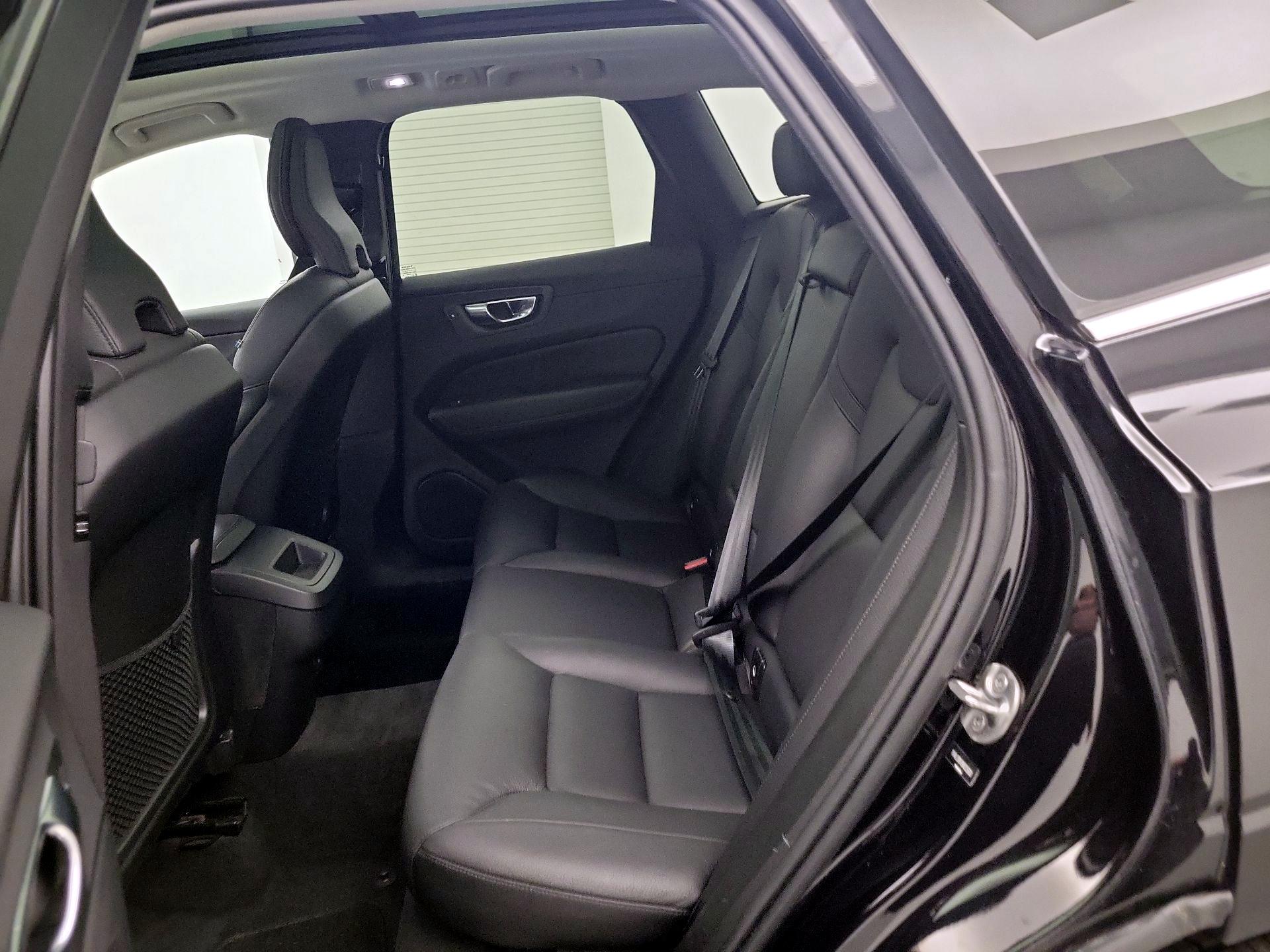 Thumbnail: 2022 Volvo XC60 - 19