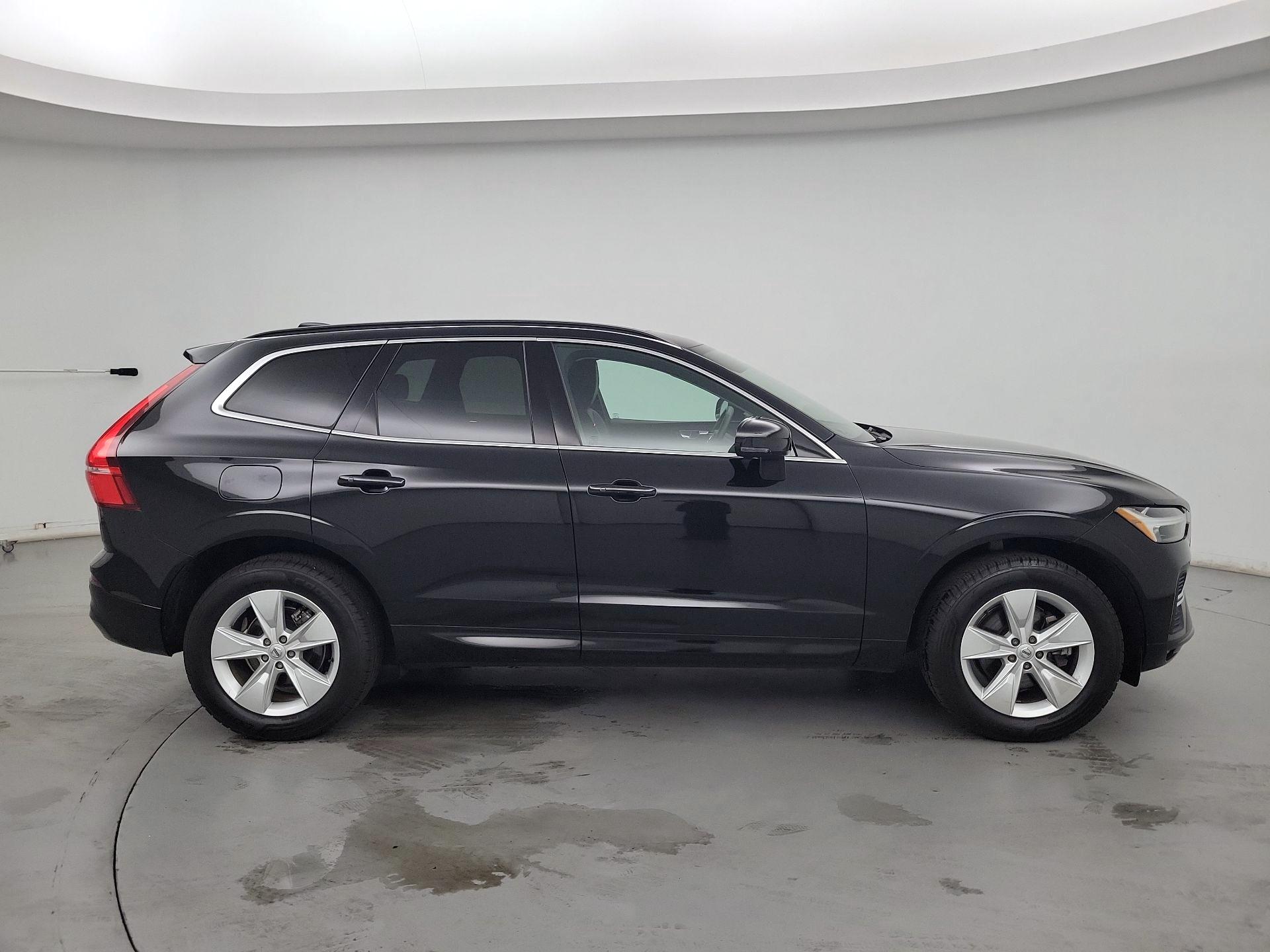 Thumbnail: 2022 Volvo XC60 - 4