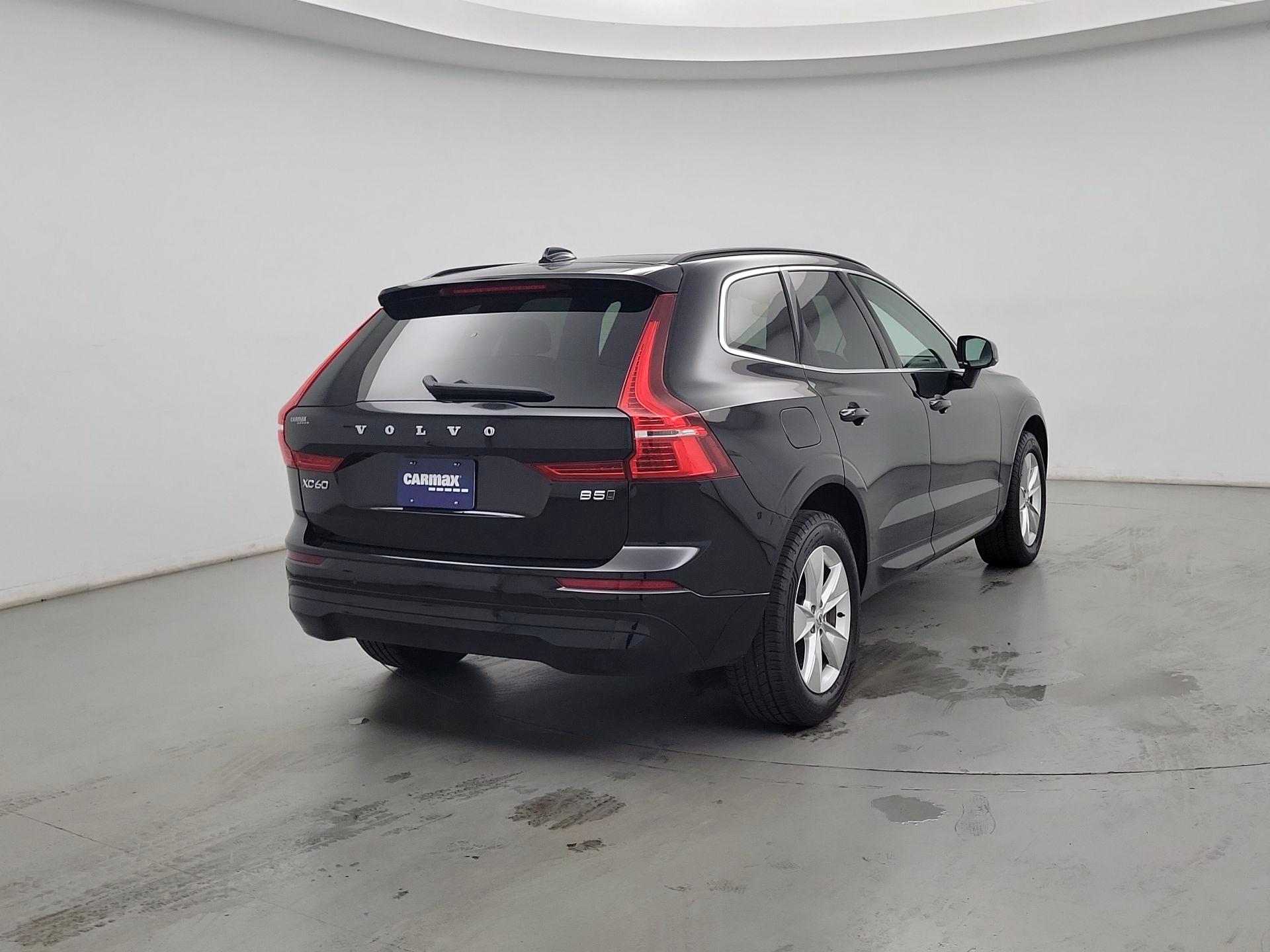 Thumbnail: 2022 Volvo XC60 - 5