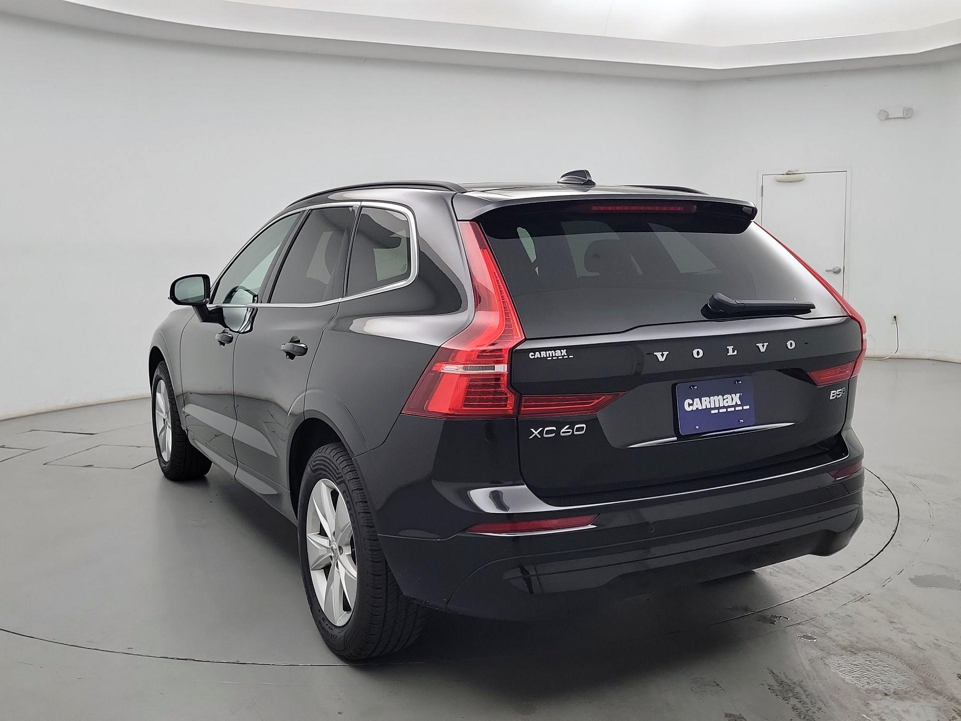 Thumbnail: 2022 Volvo XC60 - 7