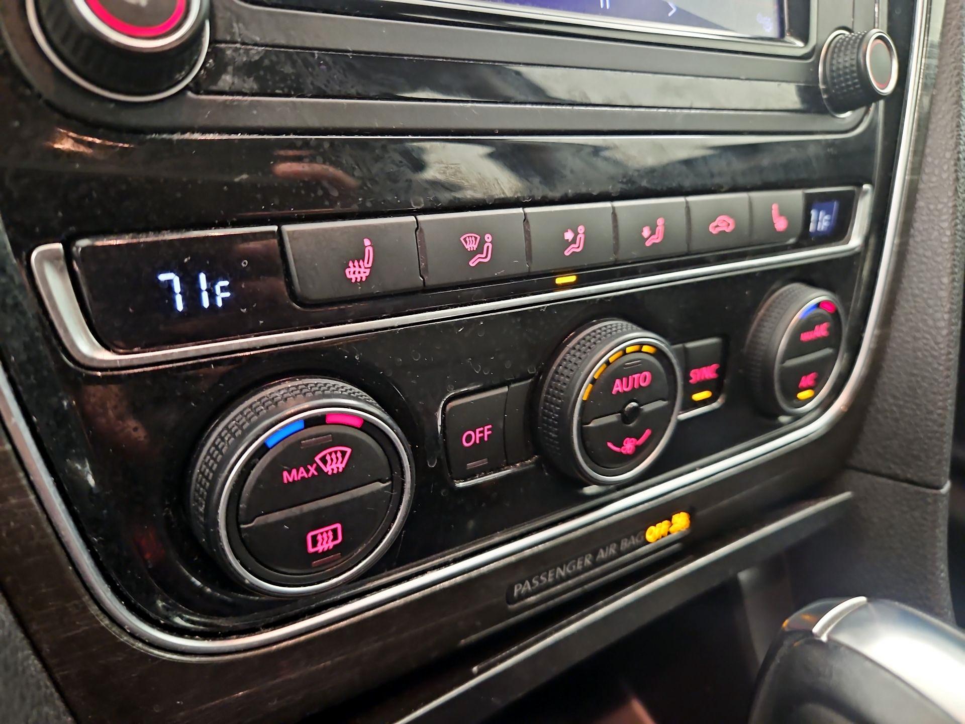 Thumbnail: 2018 Volkswagen Passat - 16