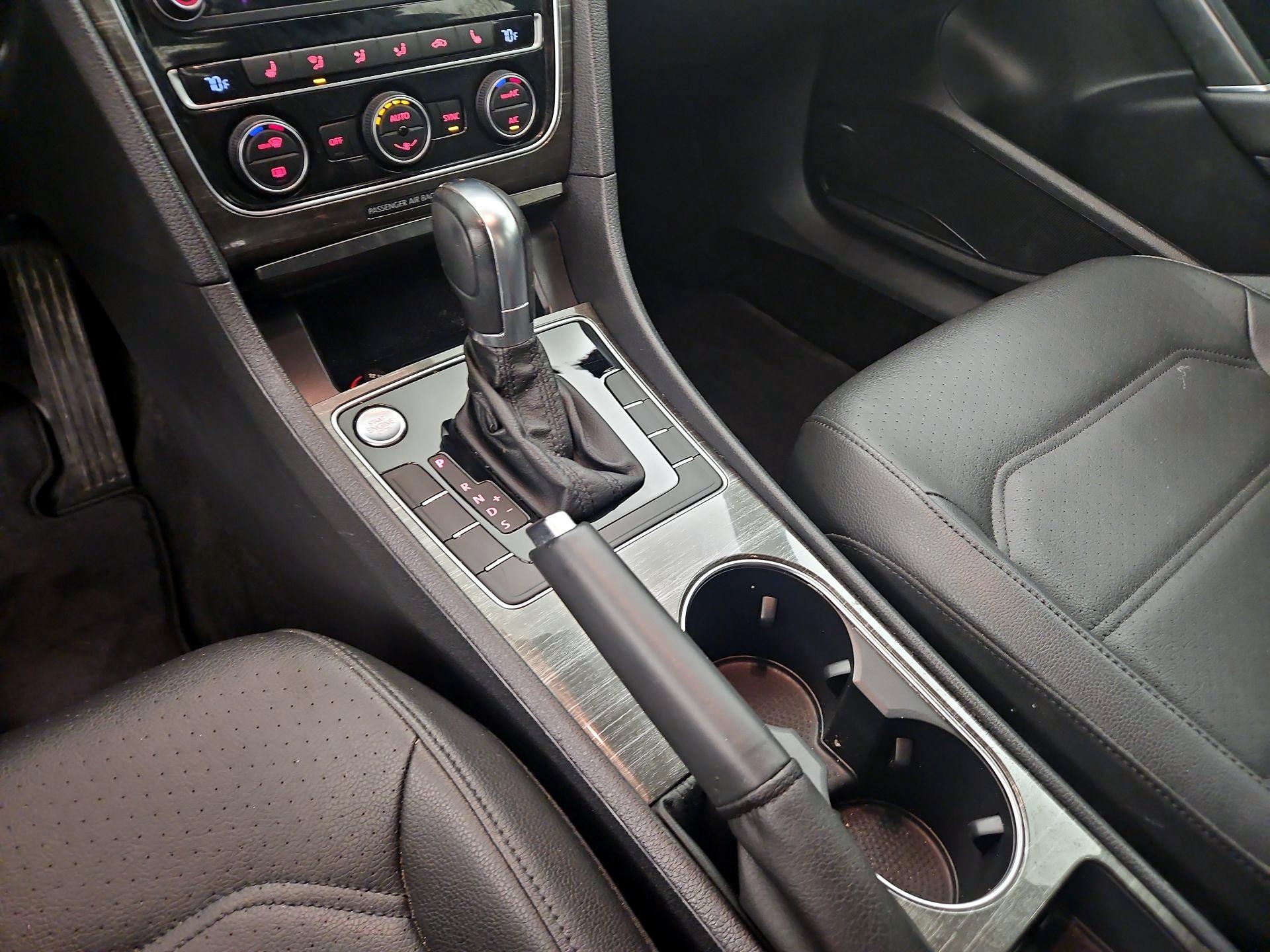 Thumbnail: 2018 Volkswagen Passat - 17