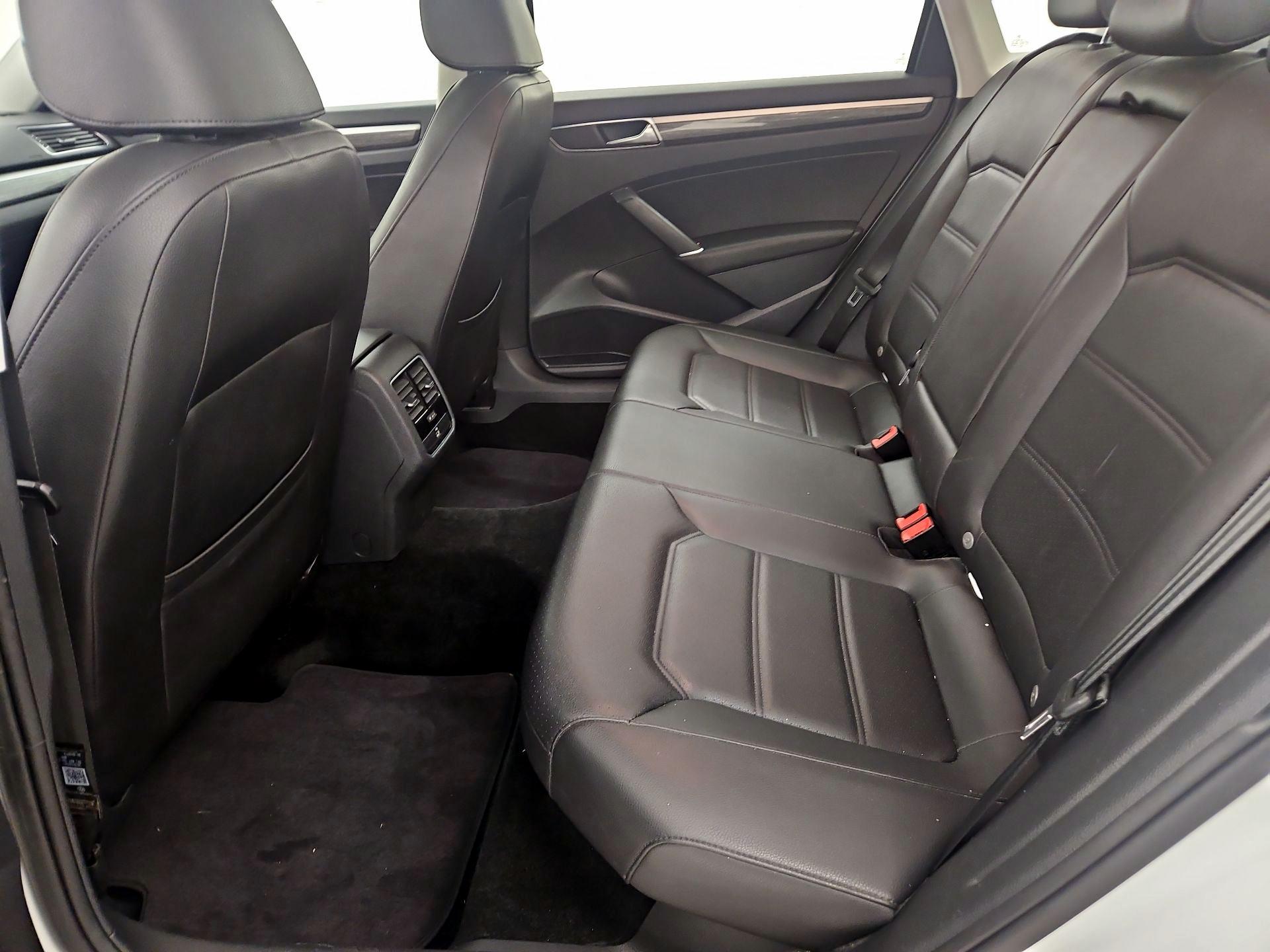 Thumbnail: 2018 Volkswagen Passat - 20