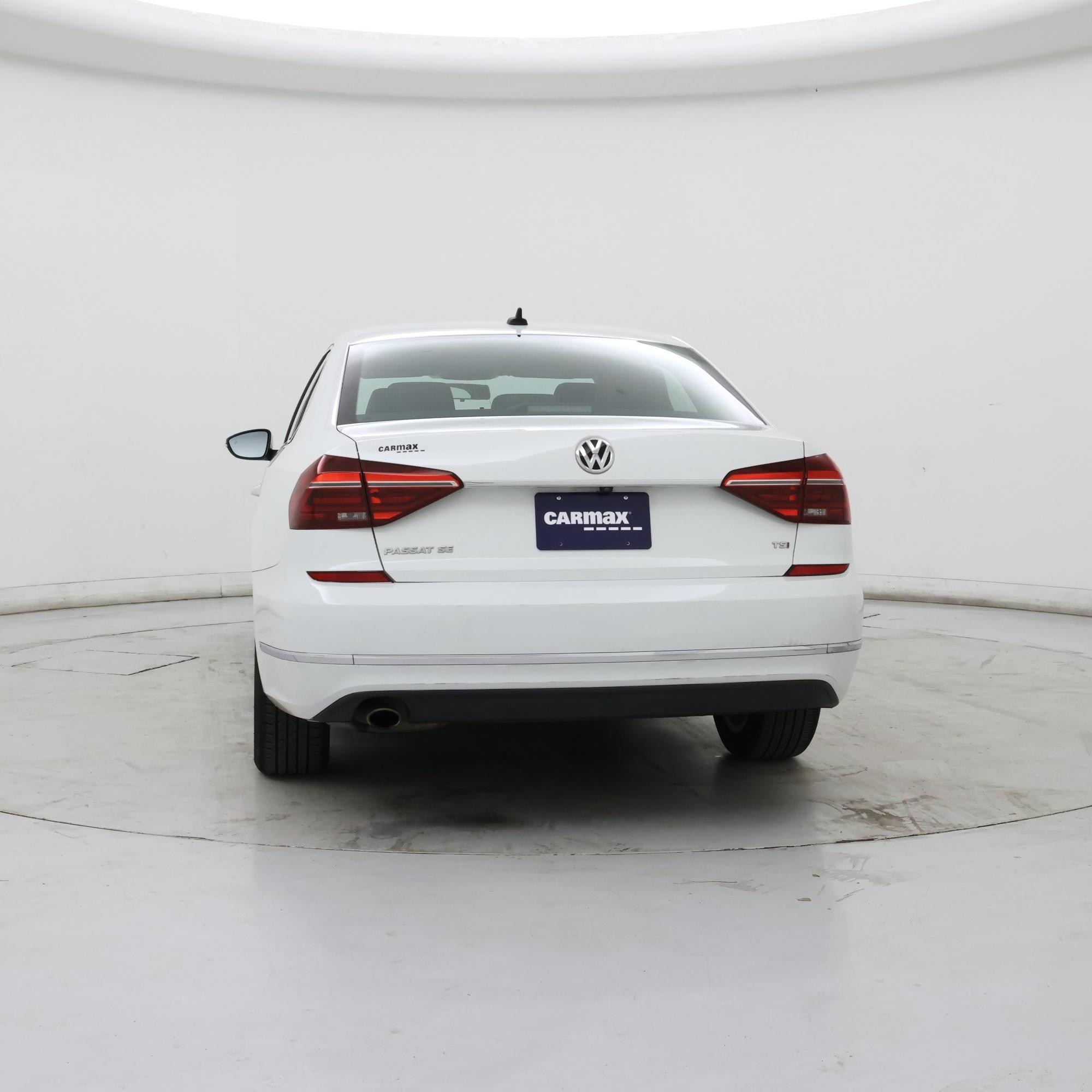 Thumbnail: 2018 Volkswagen Passat - 6