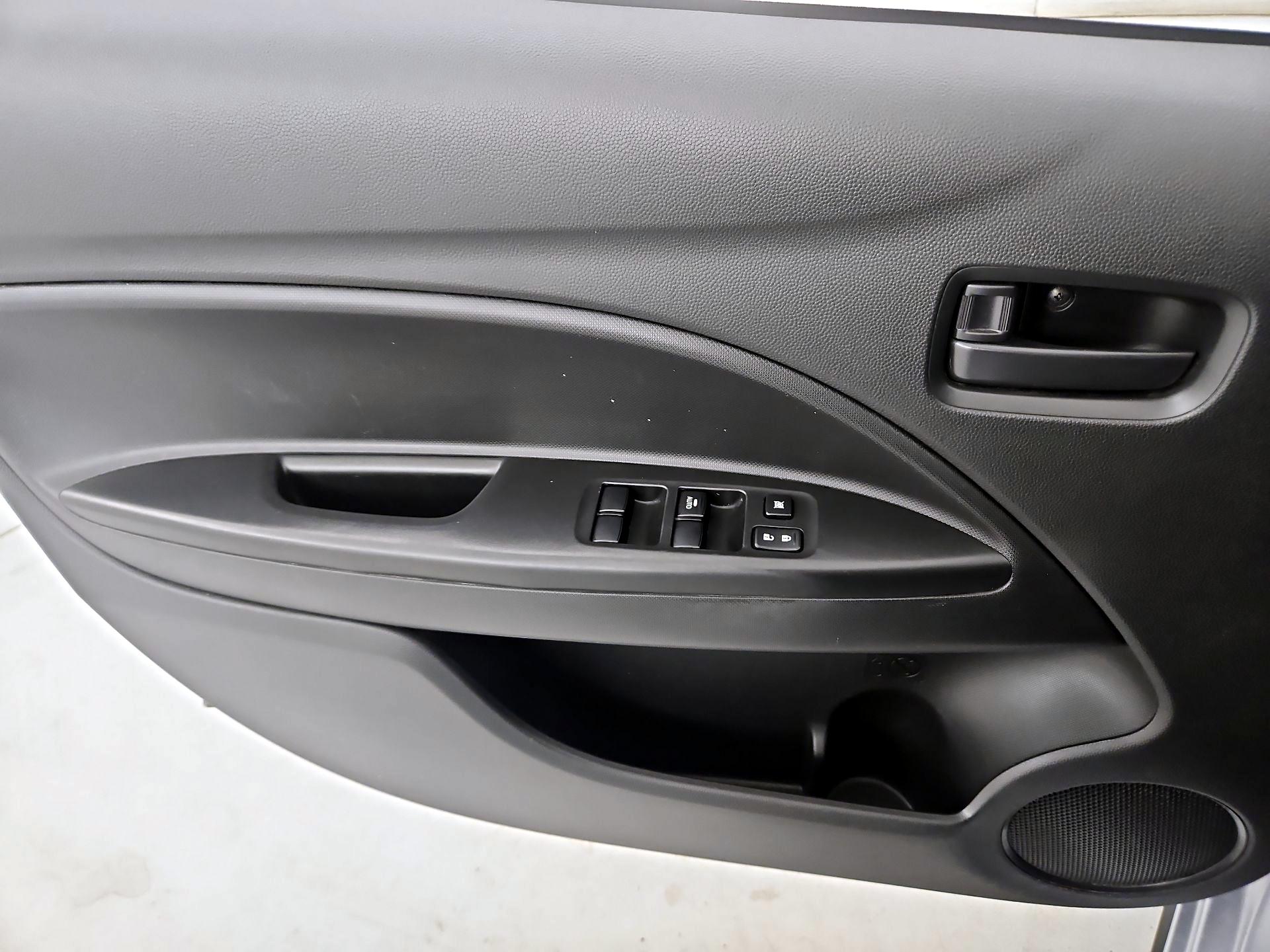 Thumbnail: 2023 Mitsubishi Mirage G4 - 12