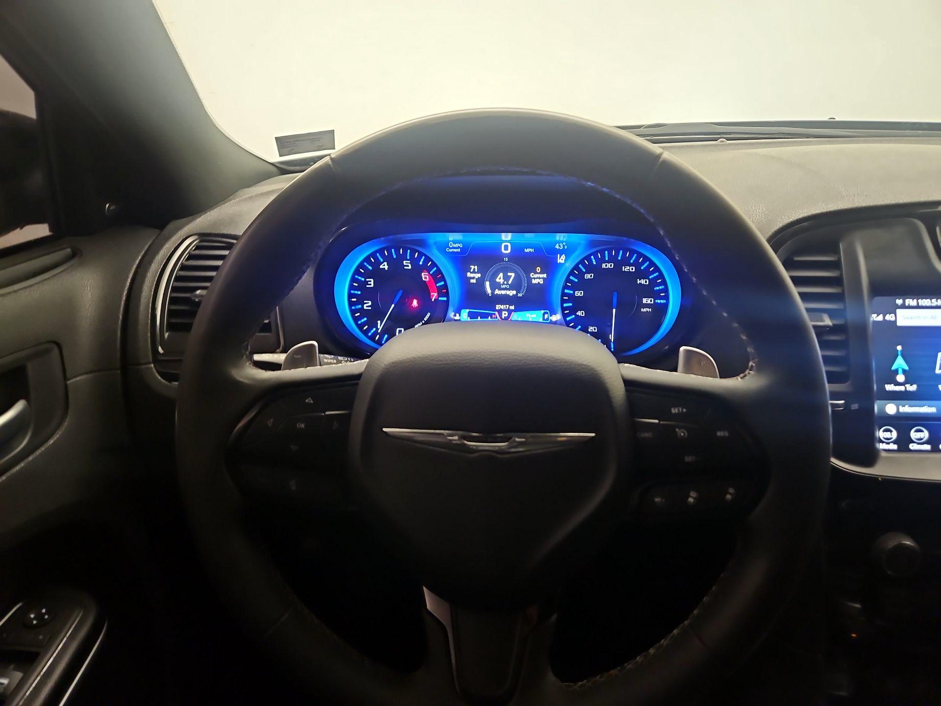 Thumbnail: 2022 Chrysler 300 - 10