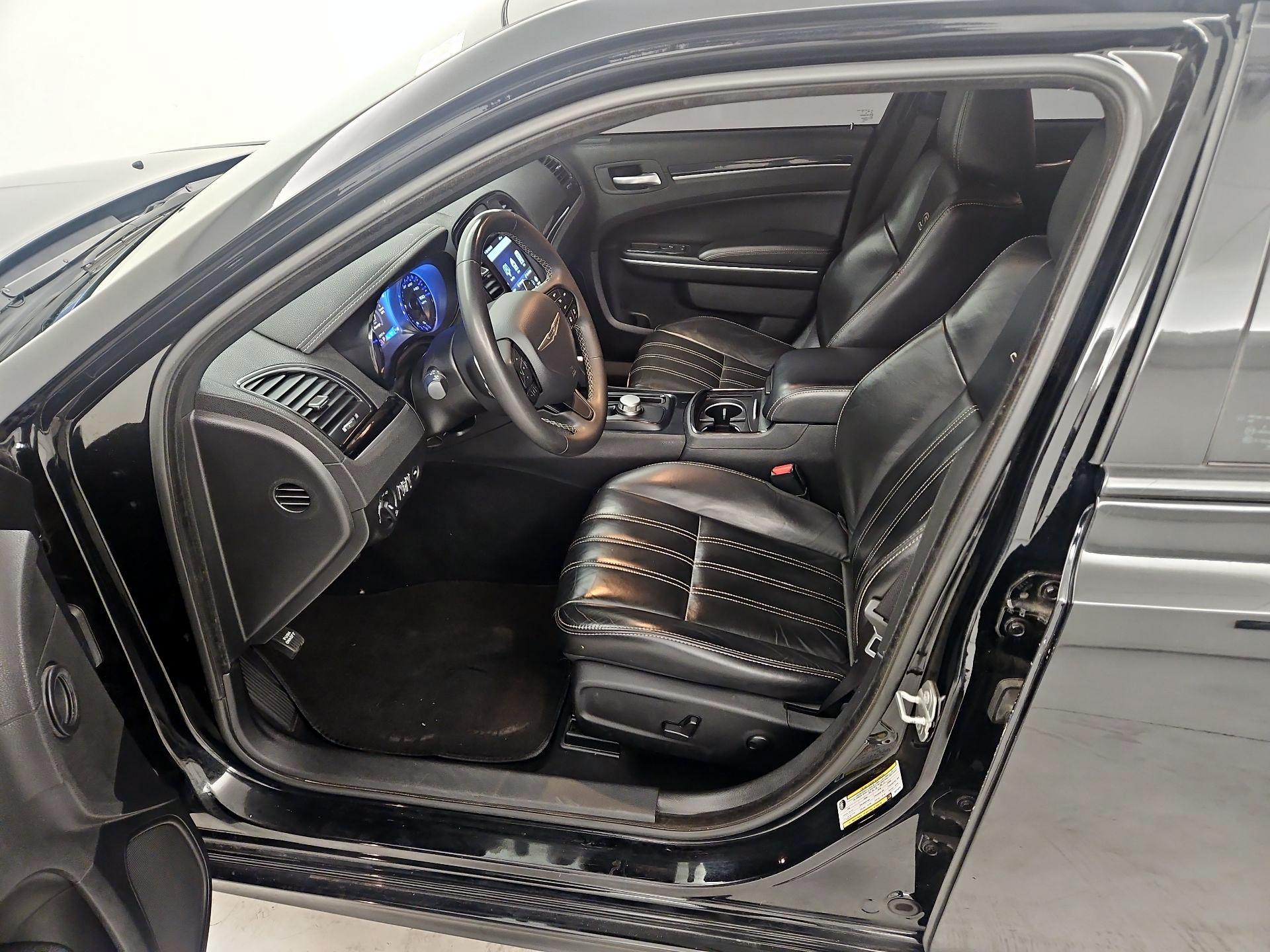 Thumbnail: 2022 Chrysler 300 - 11