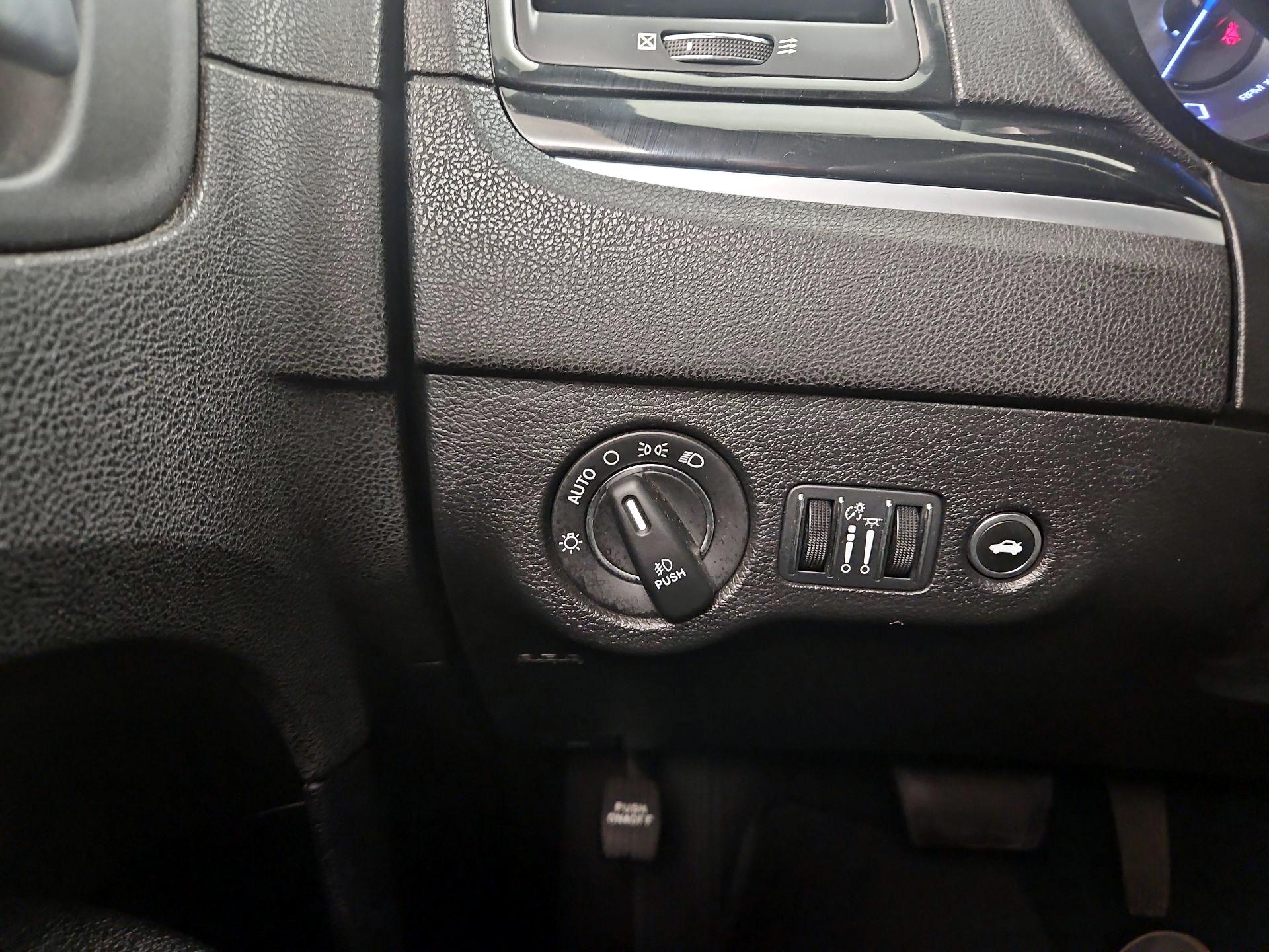 Thumbnail: 2022 Chrysler 300 - 13