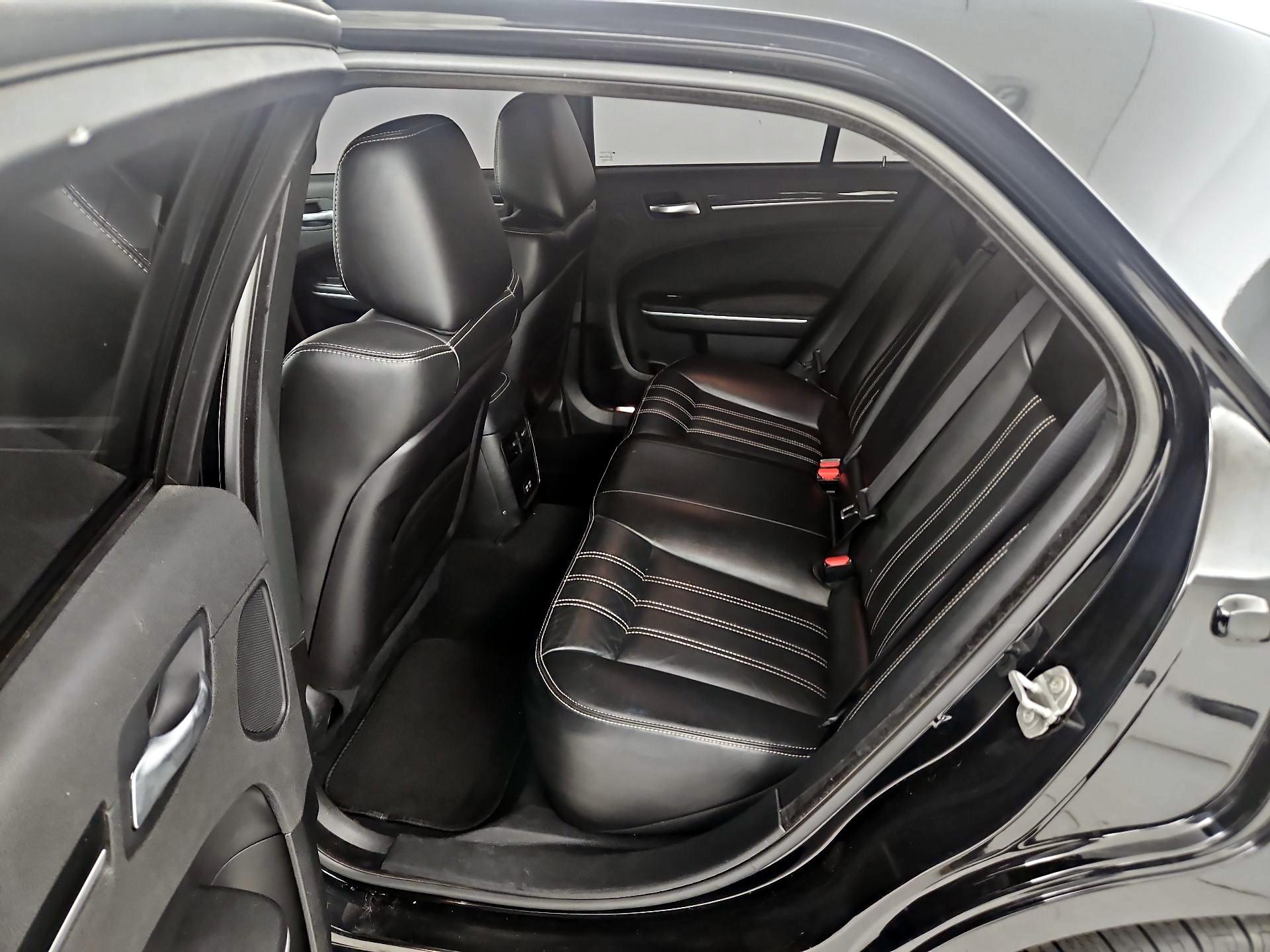 Thumbnail: 2022 Chrysler 300 - 20