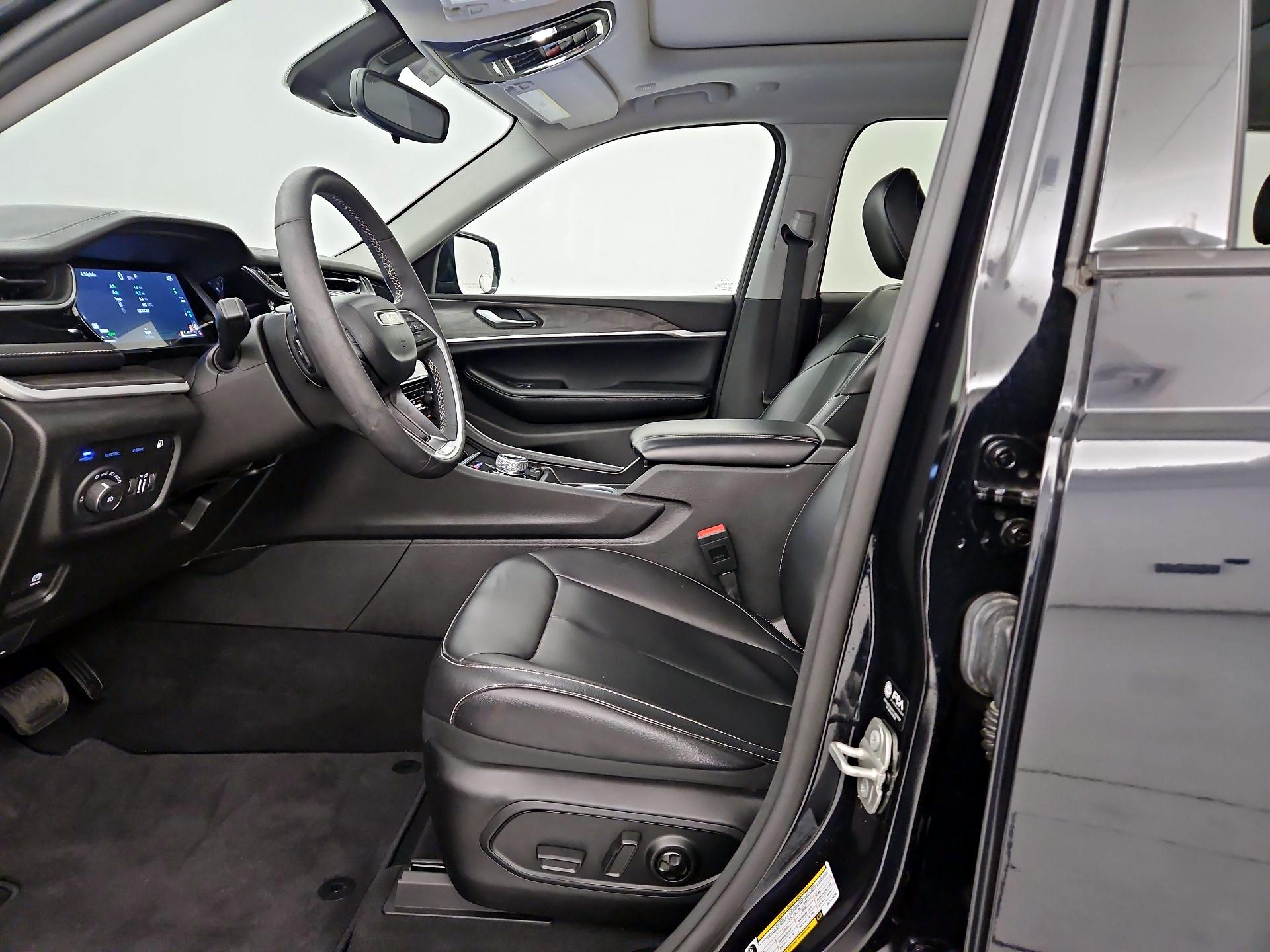 Thumbnail: 2024 Jeep Grand Cherokee - 11