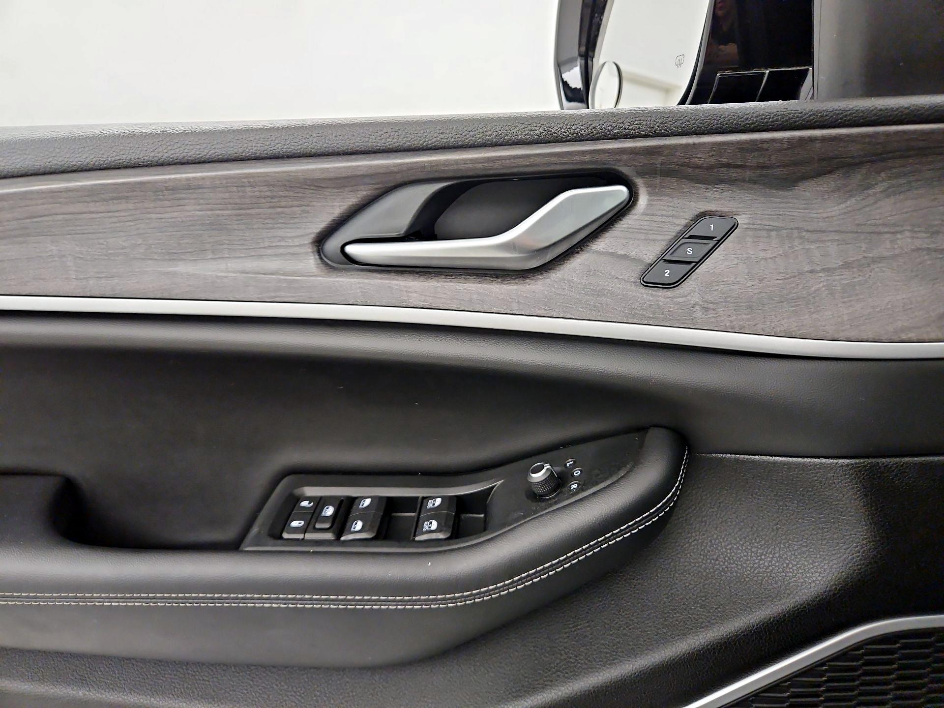 Thumbnail: 2024 Jeep Grand Cherokee - 12