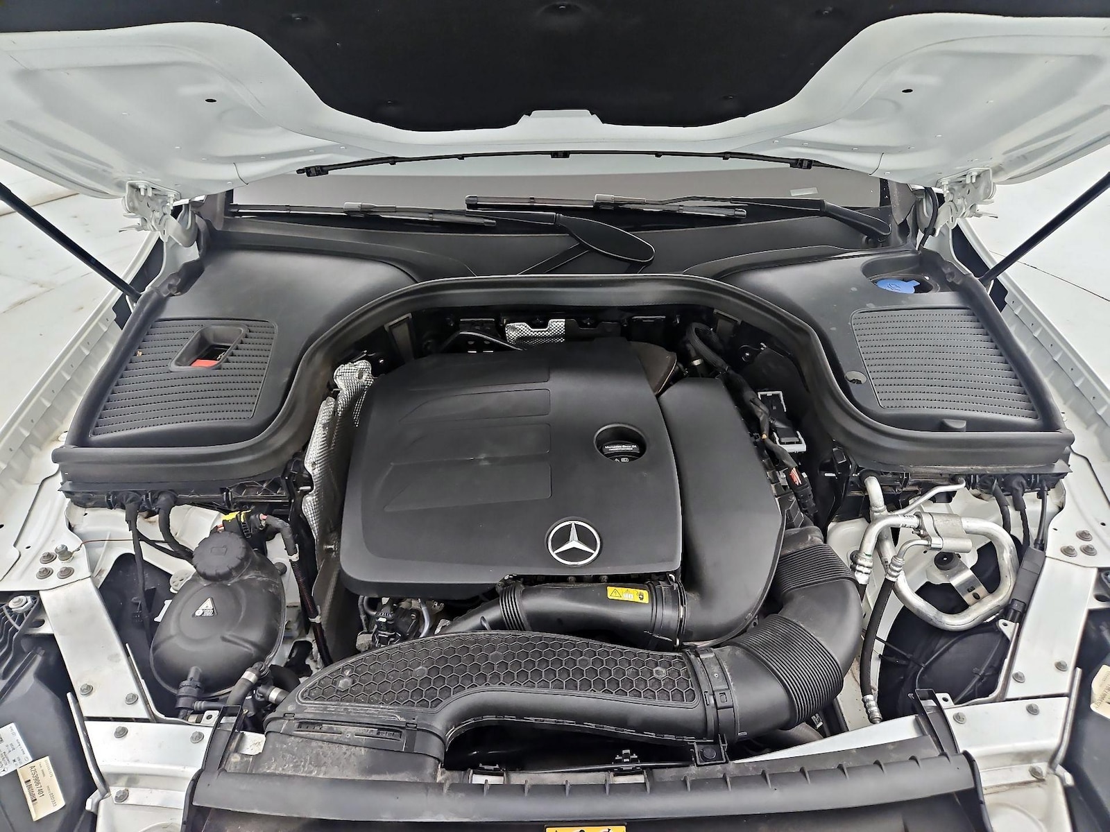 2021 Mercedes-Benz GLC Coupe GLC300 - Photo 23