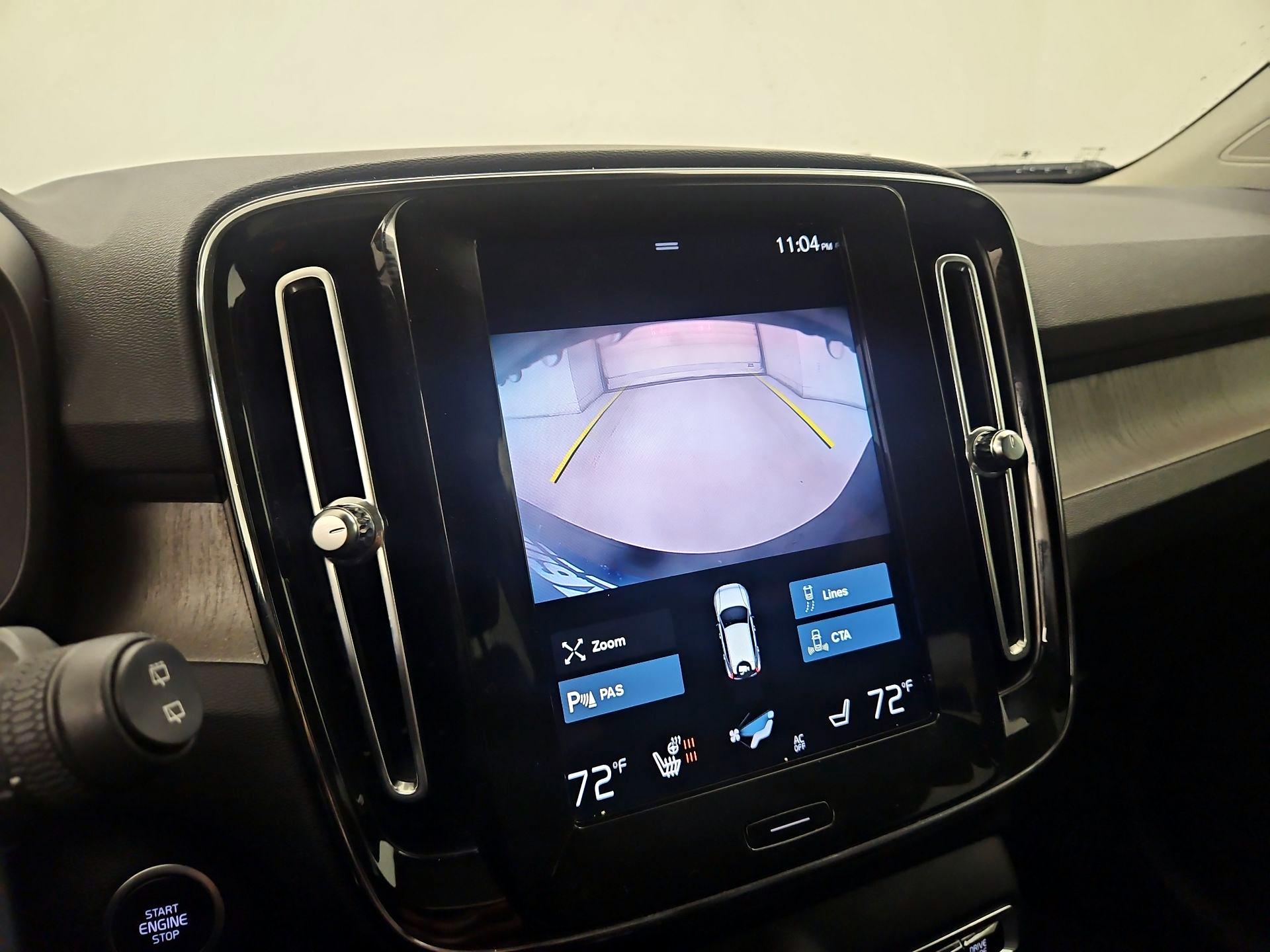 Thumbnail: 2022 Volvo XC40 - 14