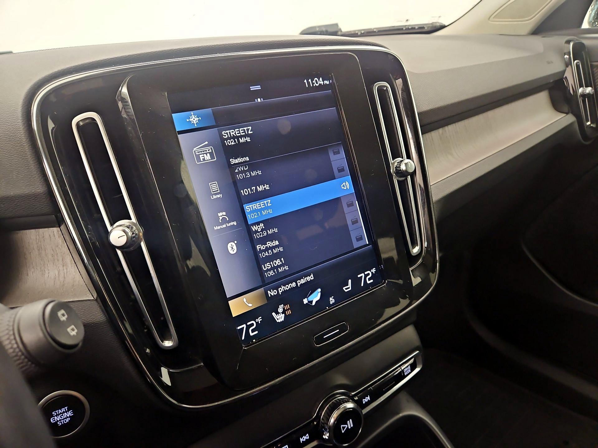 Thumbnail: 2022 Volvo XC40 - 15