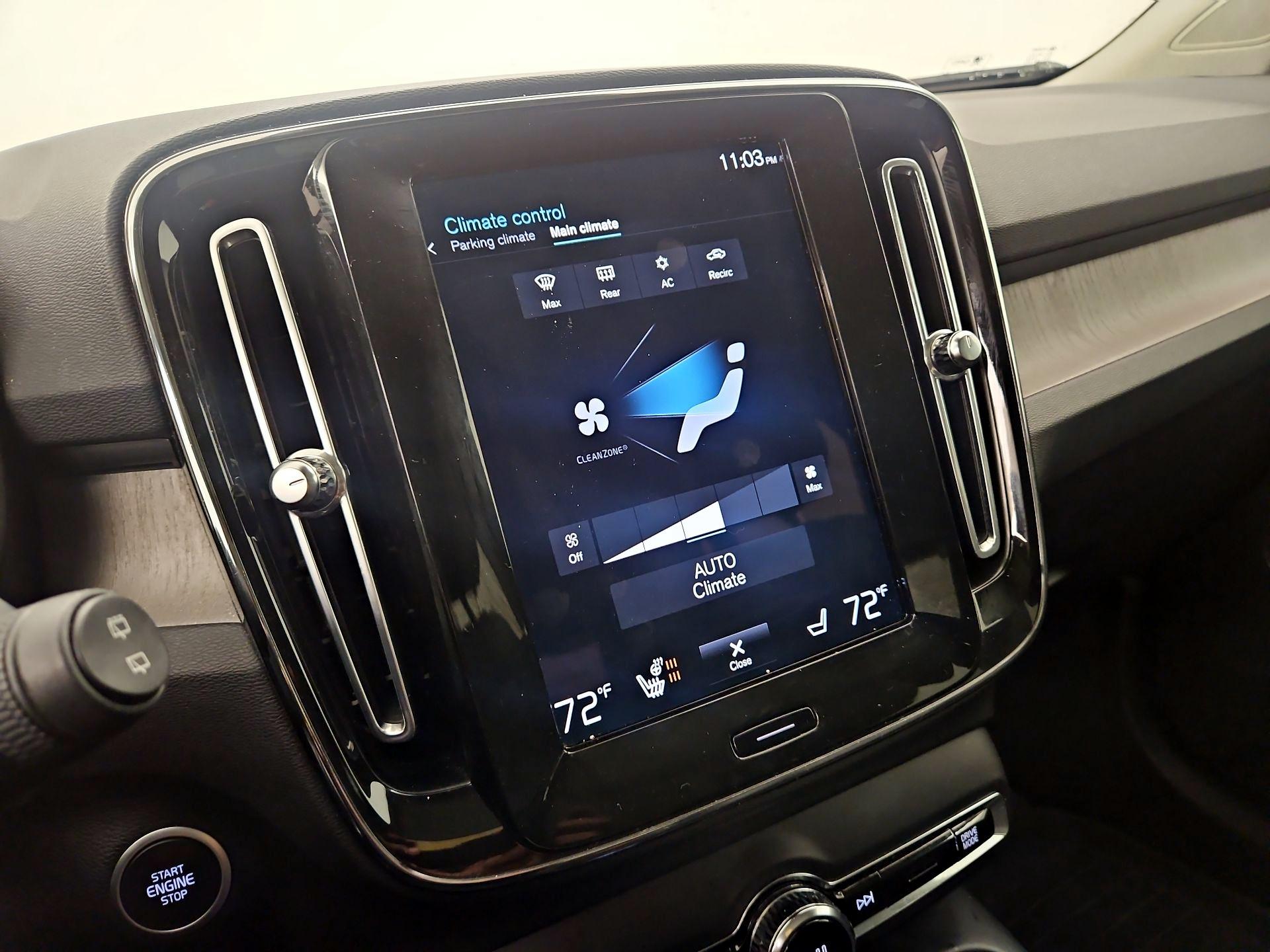 Thumbnail: 2022 Volvo XC40 - 16