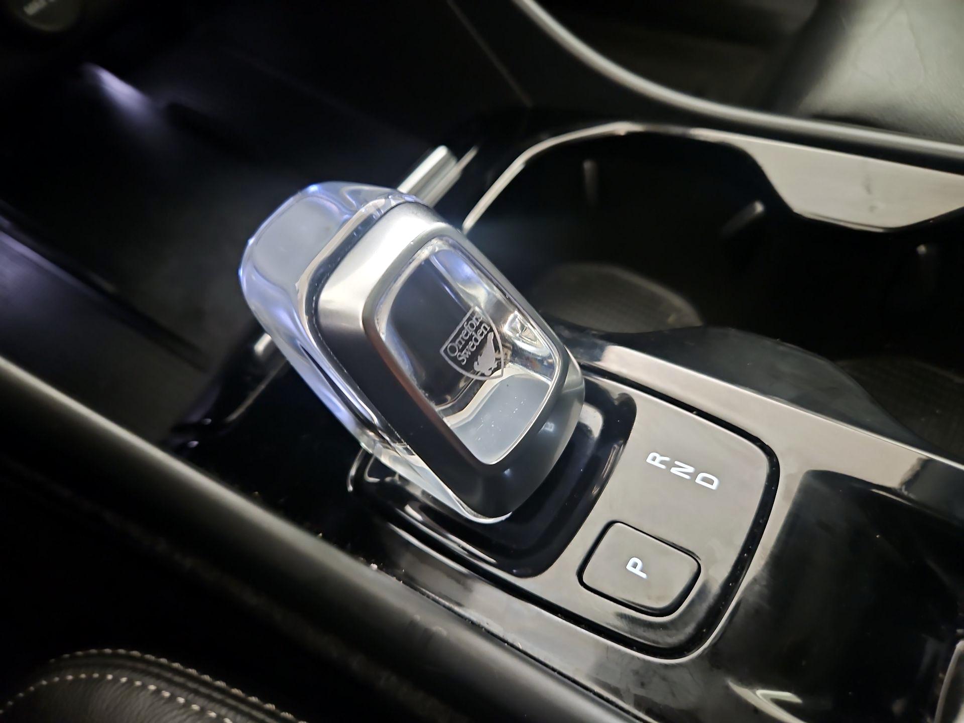 Thumbnail: 2022 Volvo XC40 - 17