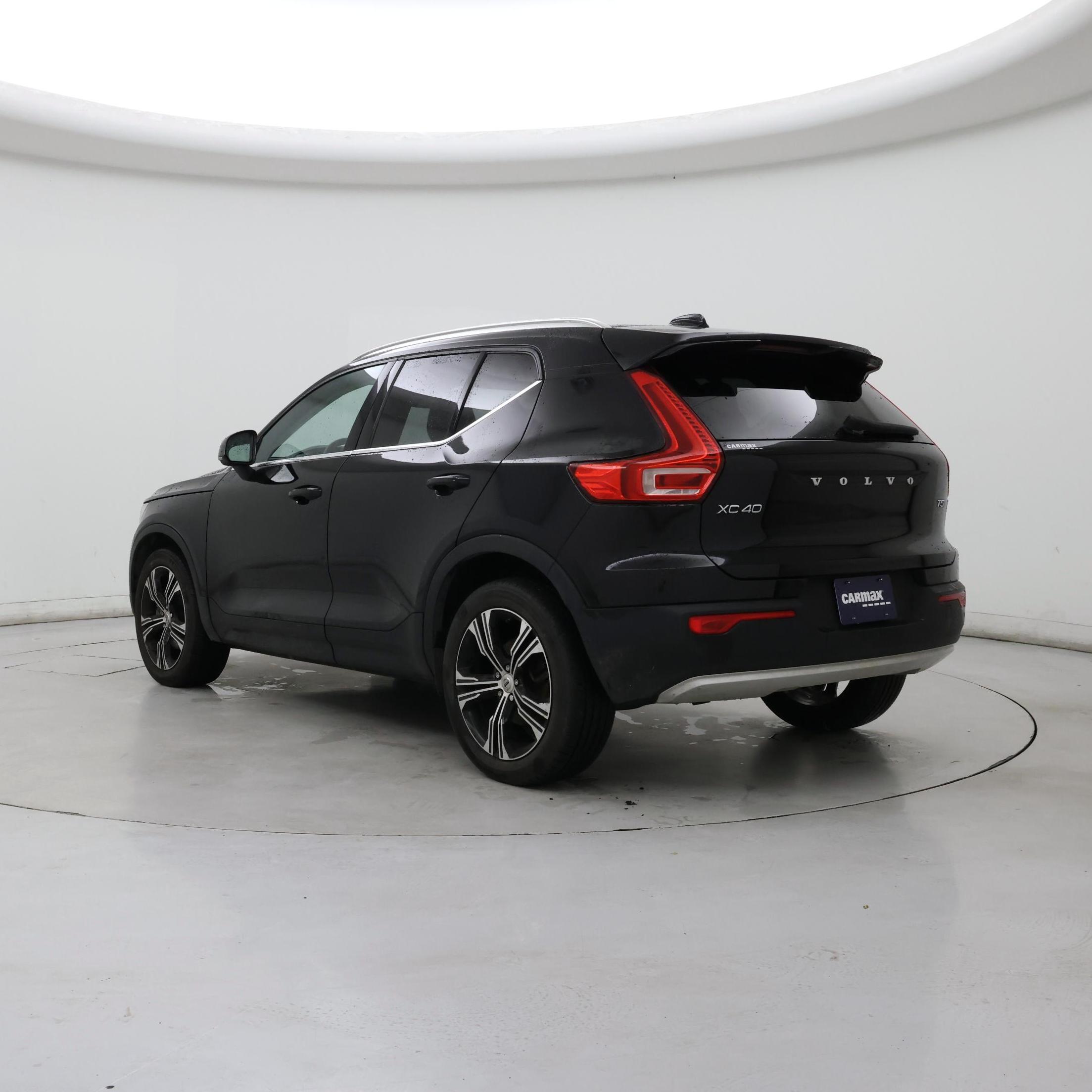 Thumbnail: 2022 Volvo XC40 - 2