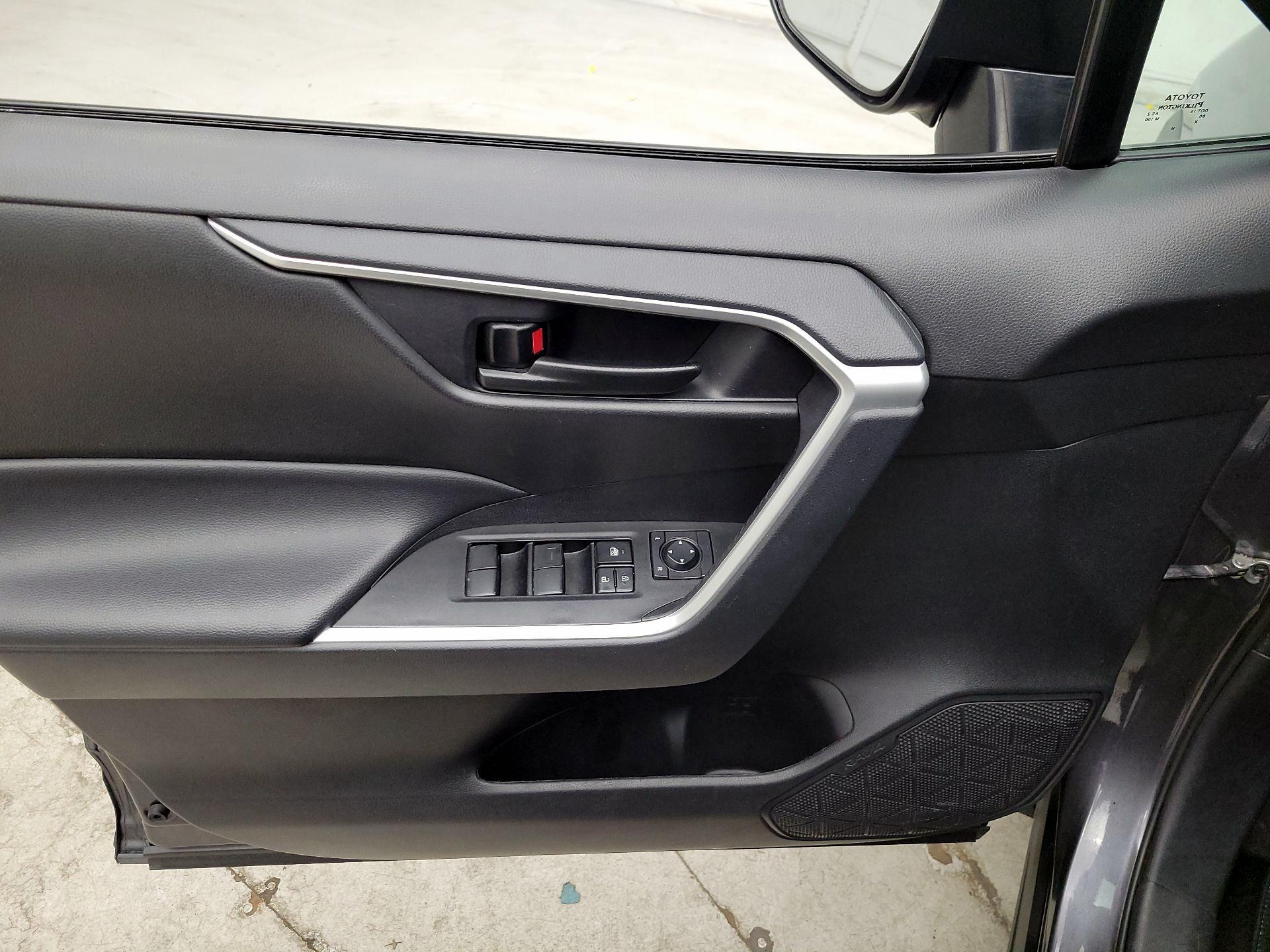 Thumbnail: 2024 Toyota RAV4 - 12